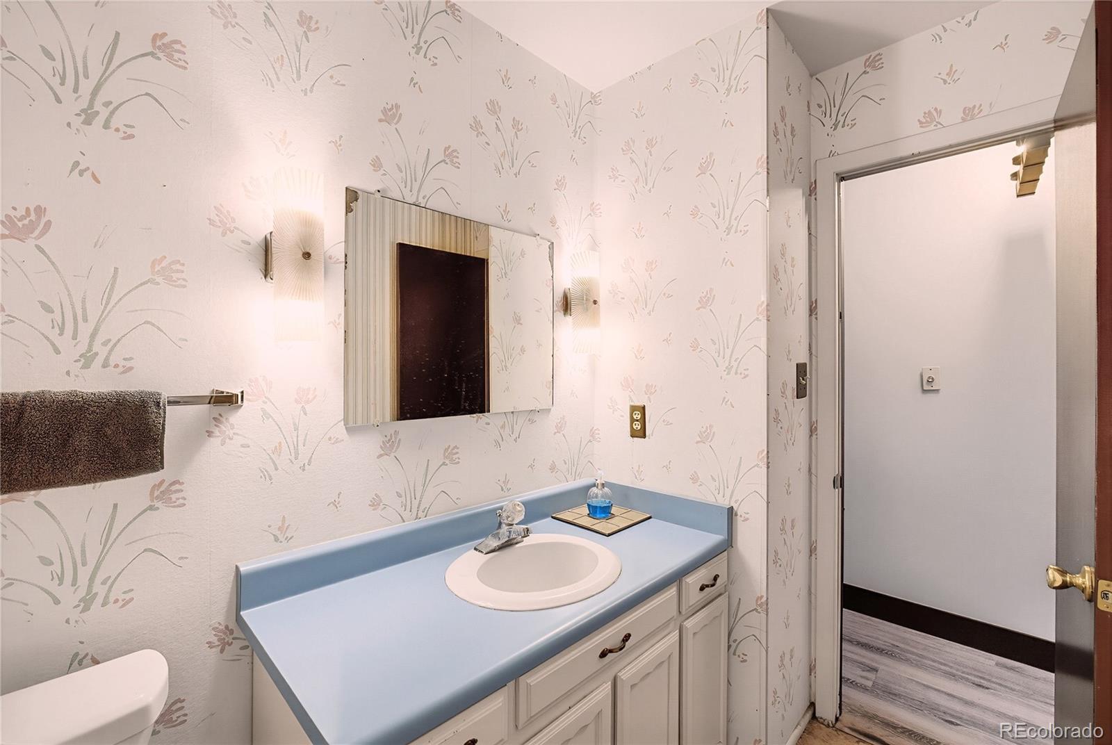 MLS Image #17 for 460  oswego court,aurora, Colorado