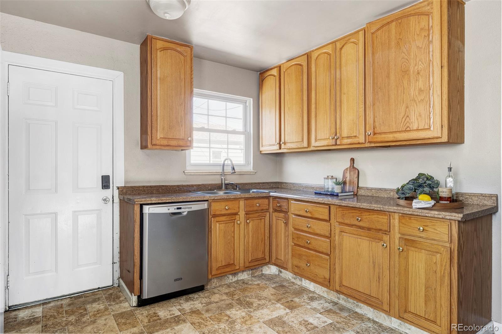 MLS Image #6 for 605 s quivas street,denver, Colorado