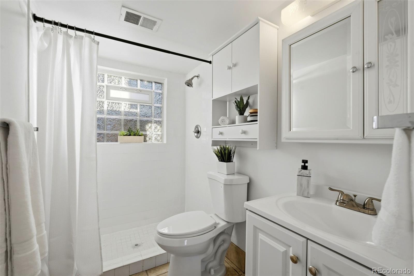 MLS Image #35 for 391 s tucson way,aurora, Colorado