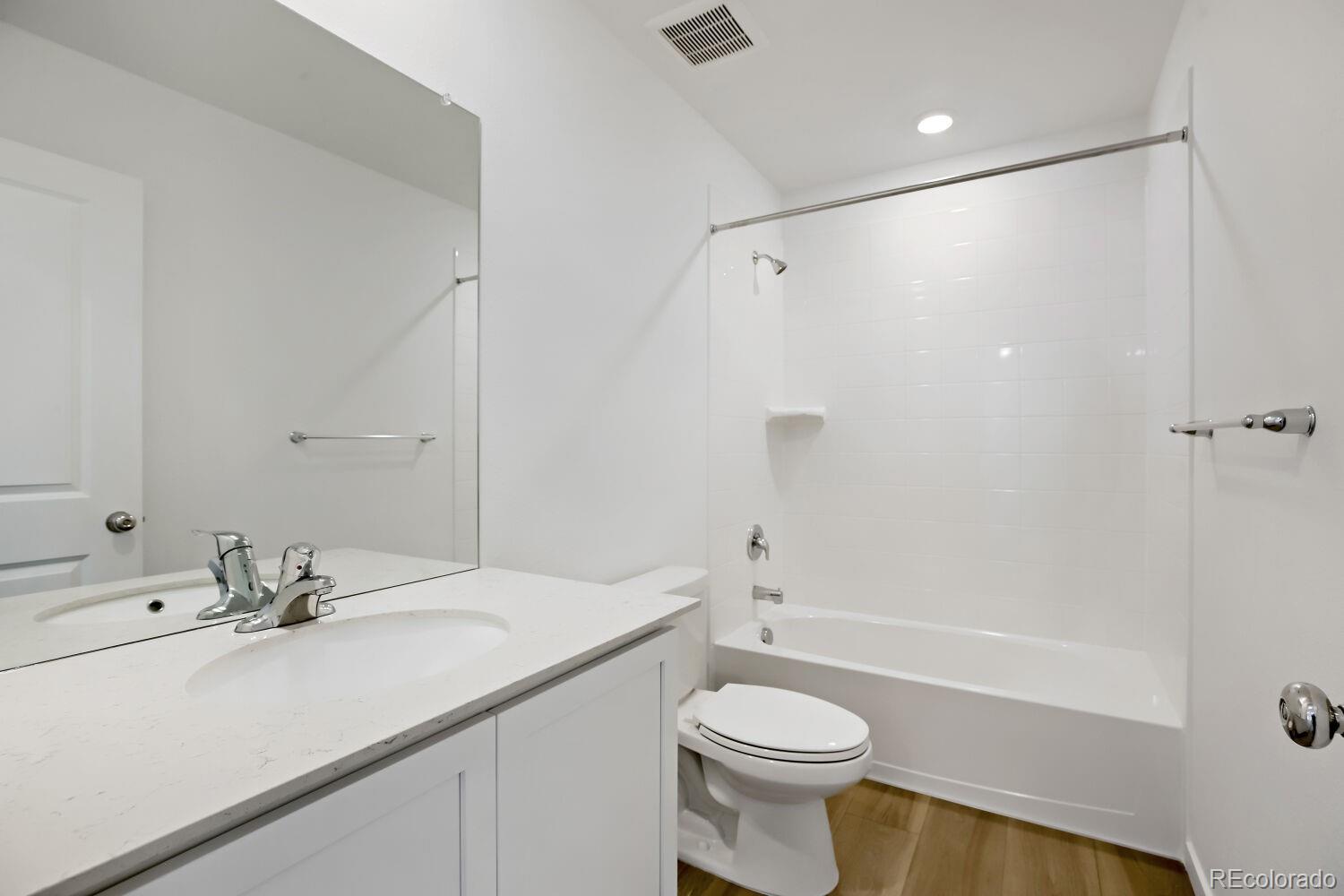 MLS Image #10 for 15224  clayton street,thornton, Colorado