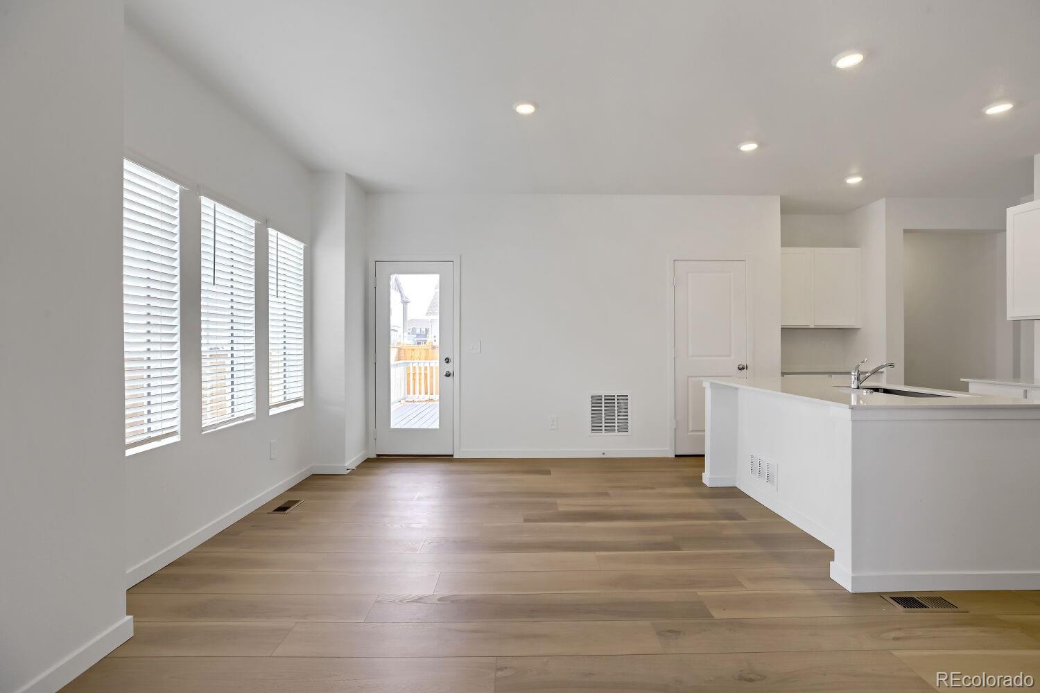 MLS Image #2 for 15224  clayton street,thornton, Colorado