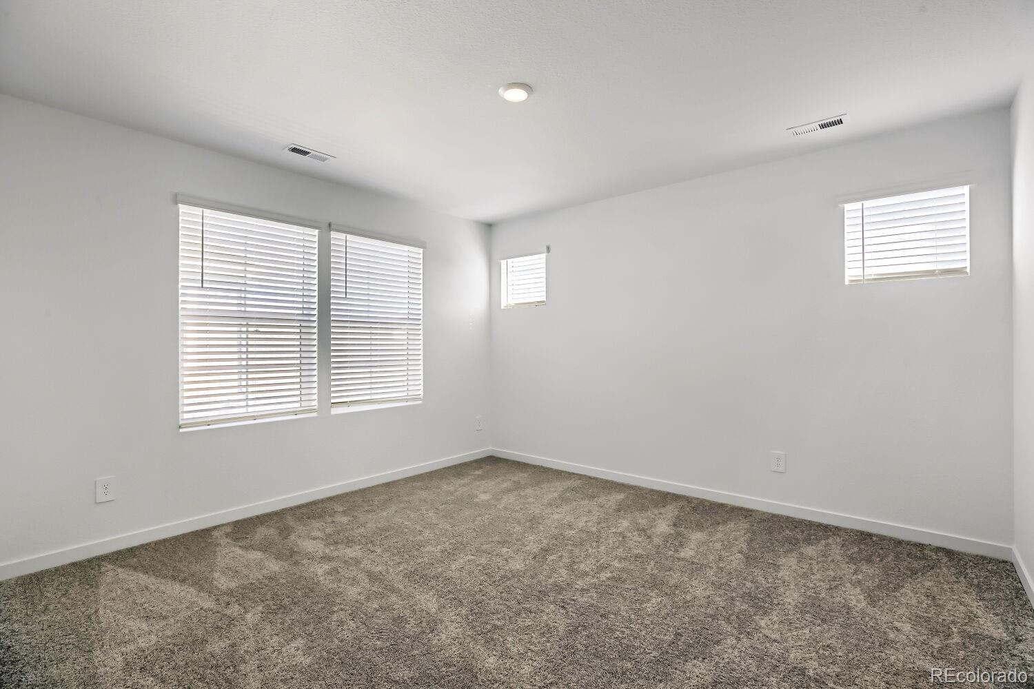 MLS Image #5 for 15224  clayton street,thornton, Colorado