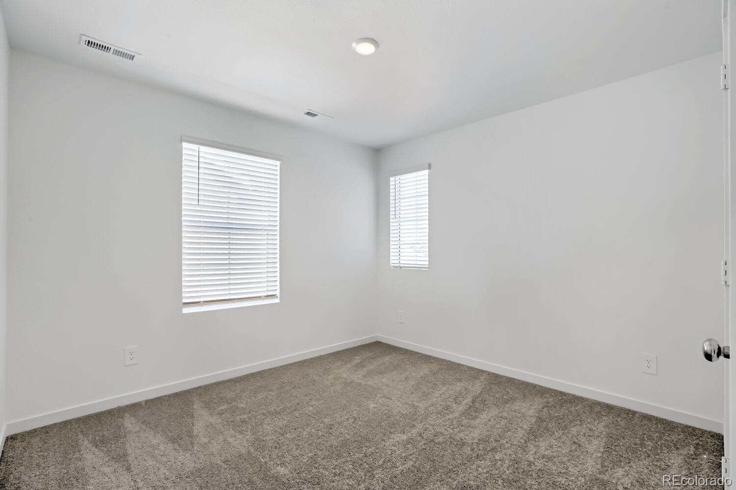 MLS Image #8 for 15224  clayton street,thornton, Colorado