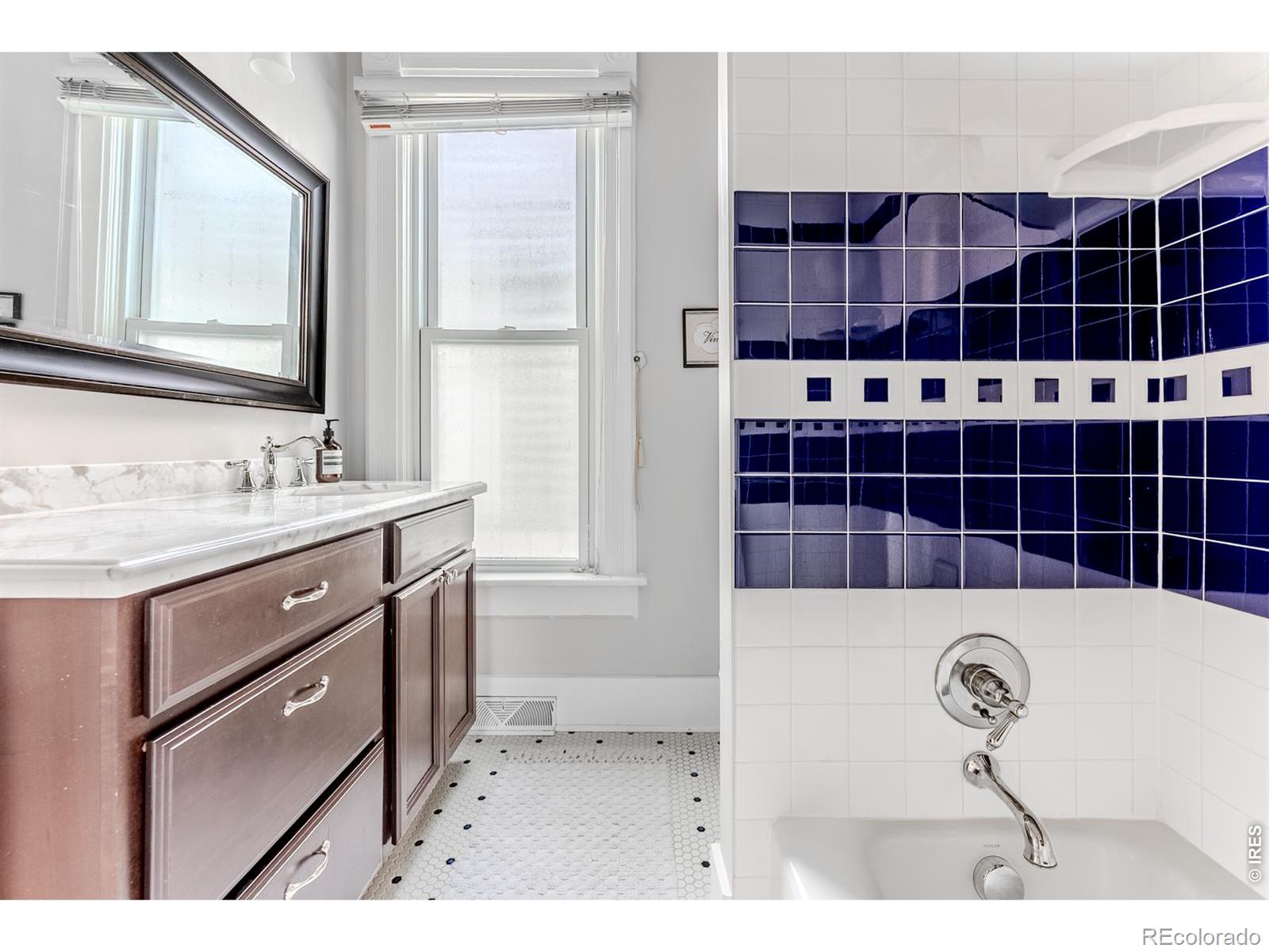 MLS Image #11 for 2331 n gilpin street,denver, Colorado