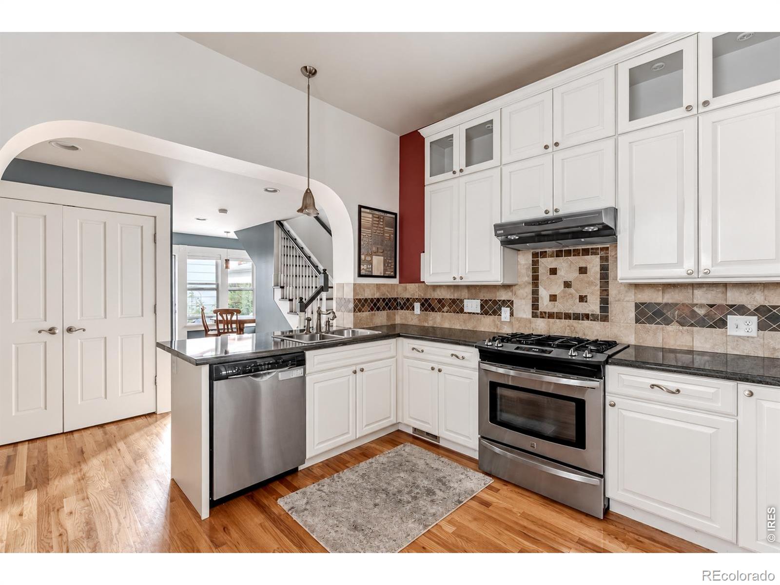 MLS Image #13 for 2331 n gilpin street,denver, Colorado