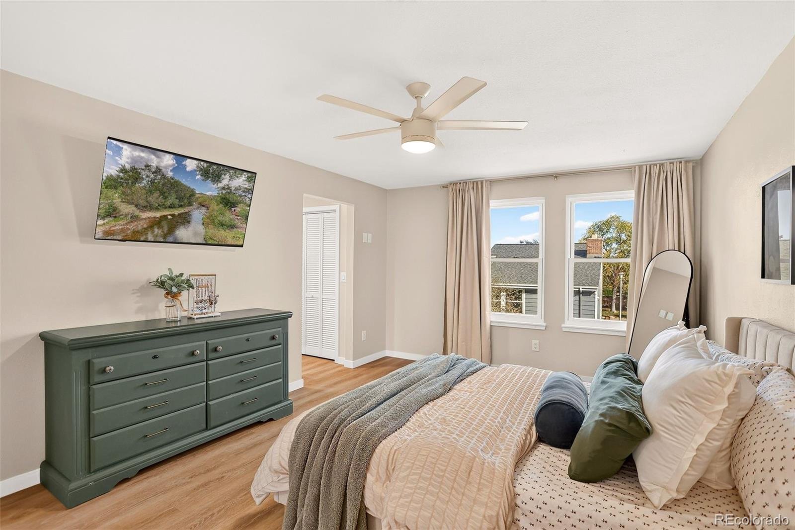 MLS Image #18 for 7048 s flower court,littleton, Colorado