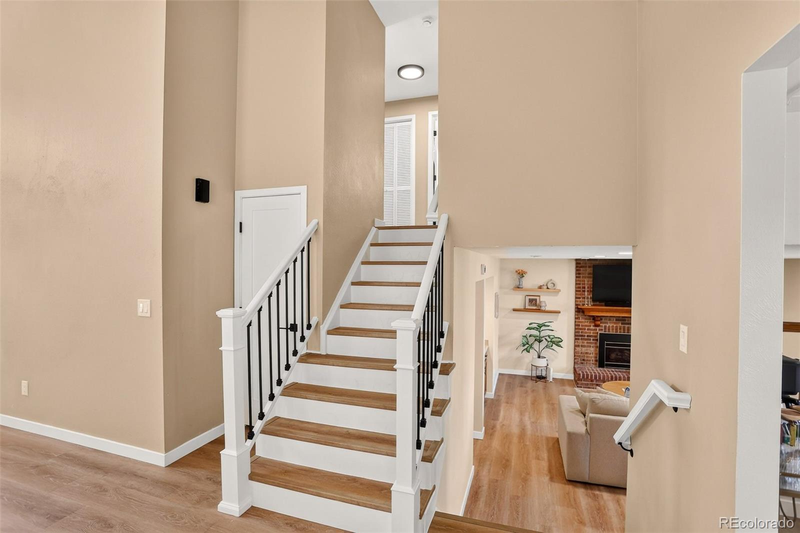 MLS Image #7 for 7048 s flower court,littleton, Colorado