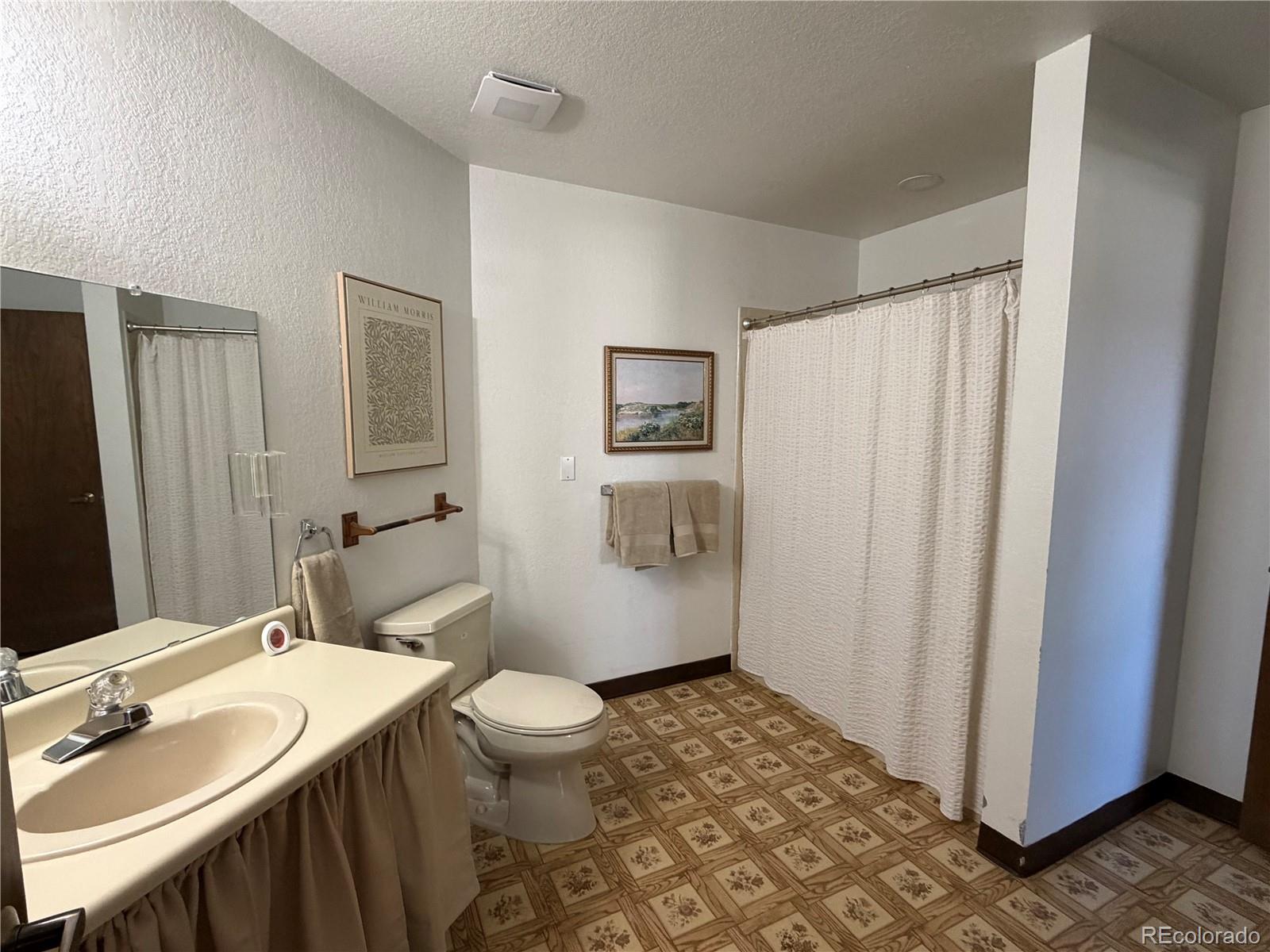 MLS Image #11 for 12565  sheridan boulevard,broomfield, Colorado