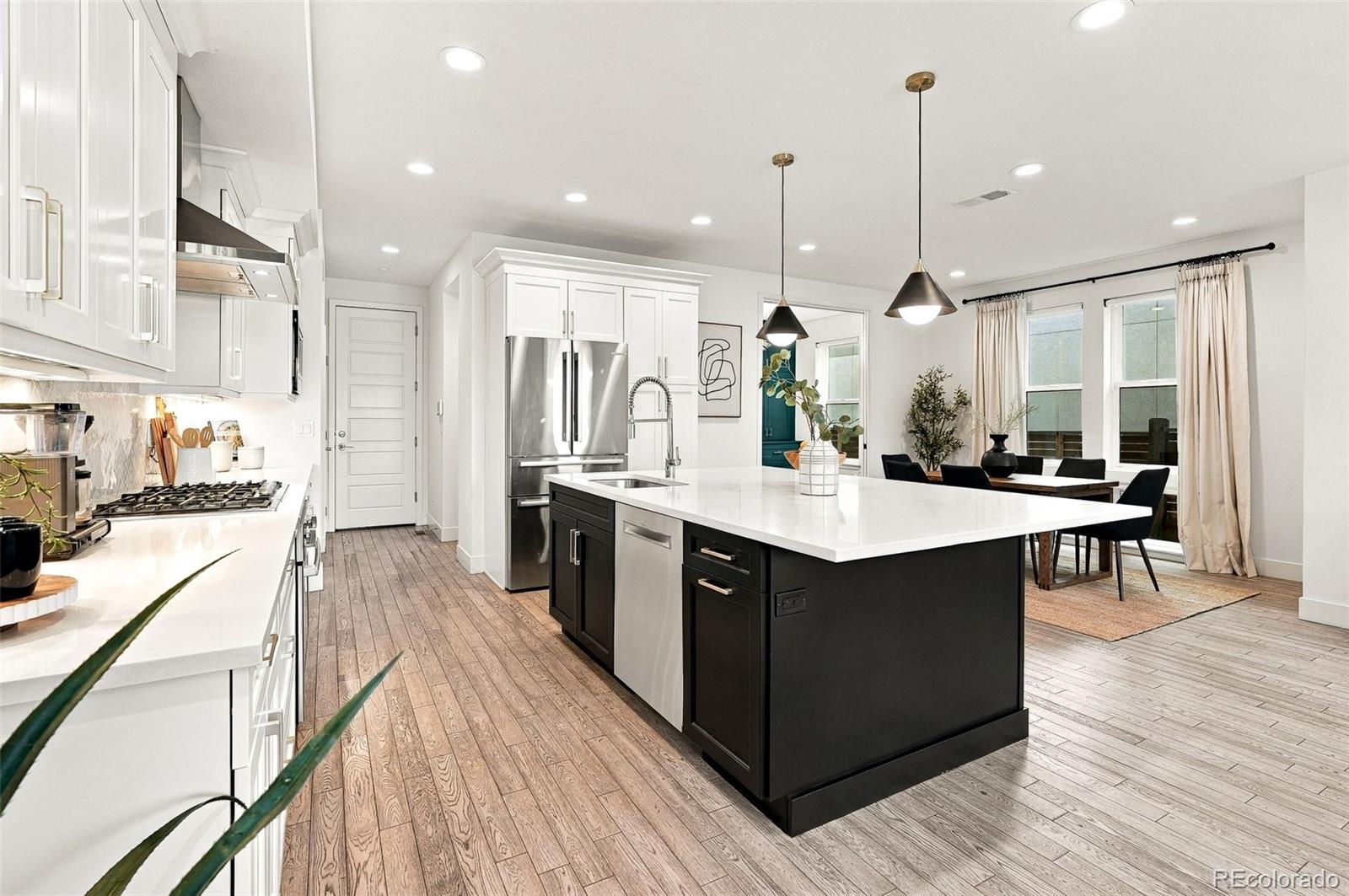 MLS Image #11 for 27 s oneida court,denver, Colorado