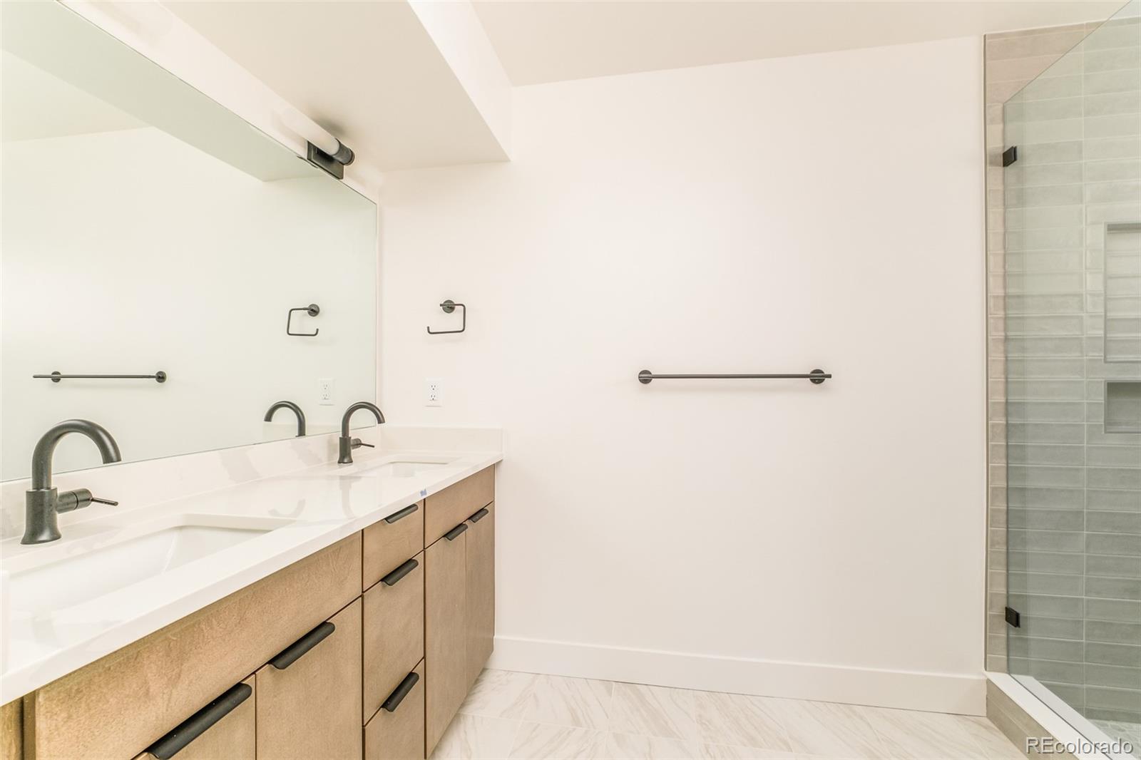 MLS Image #14 for 2417 s lafayette street,denver, Colorado