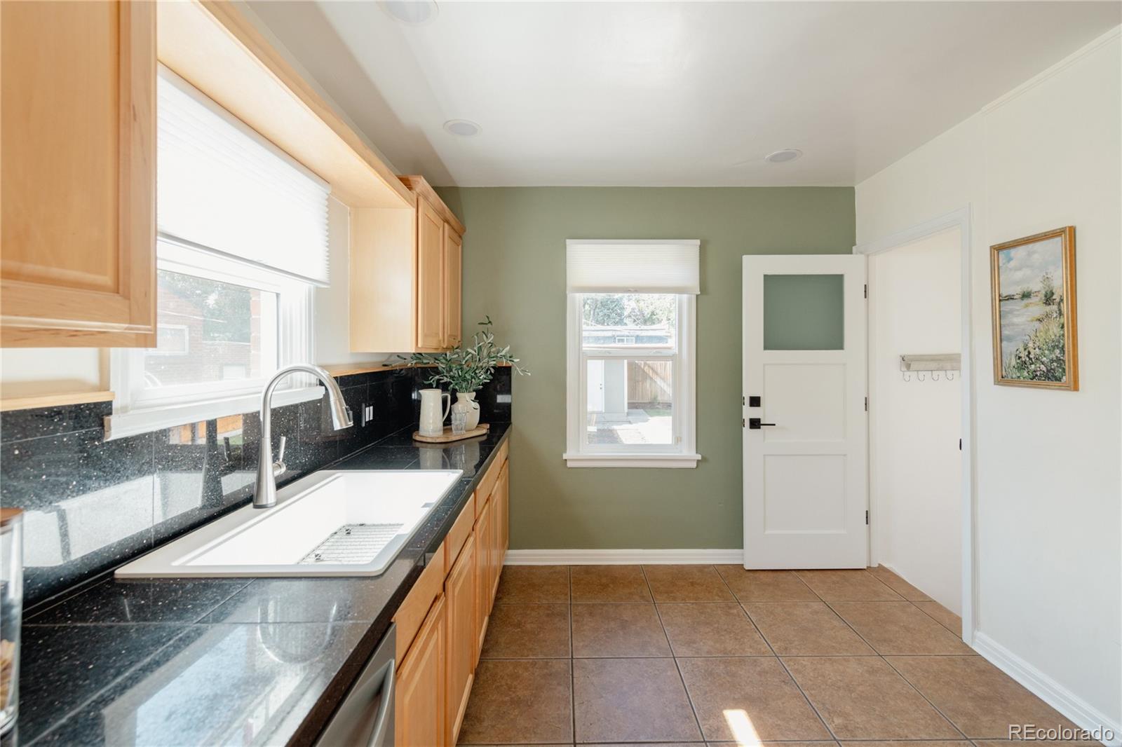 MLS Image #10 for 1409  wolff street,denver, Colorado