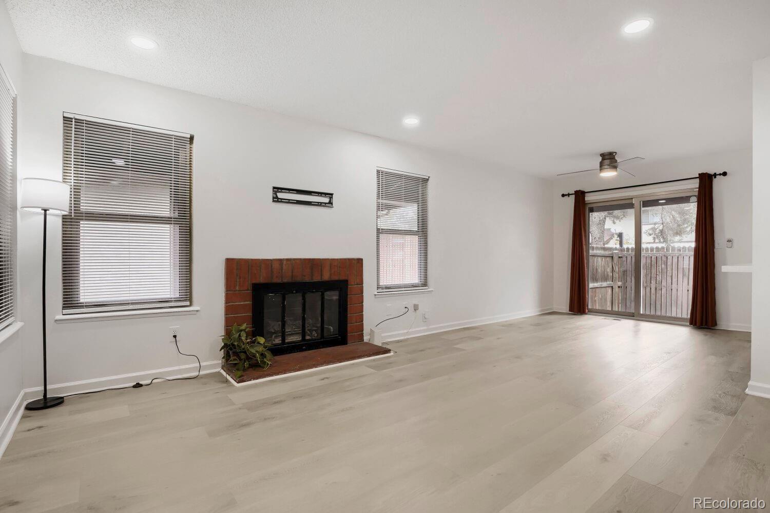 MLS Image #3 for 3812 s fraser street,aurora, Colorado