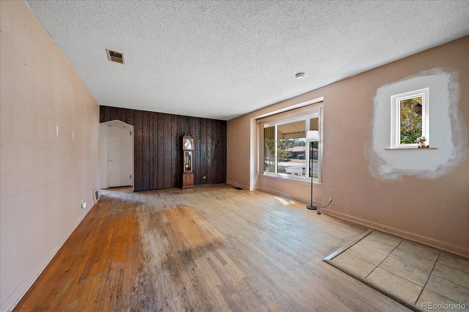 MLS Image #4 for 1100  lansing street,aurora, Colorado