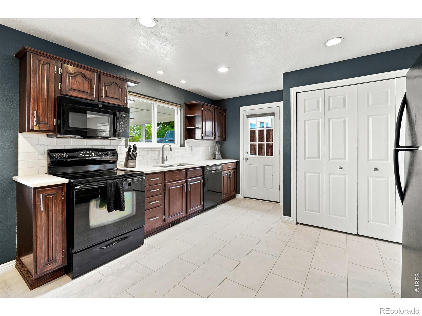 MLS Image #10 for 2717 s osceola way,denver, Colorado
