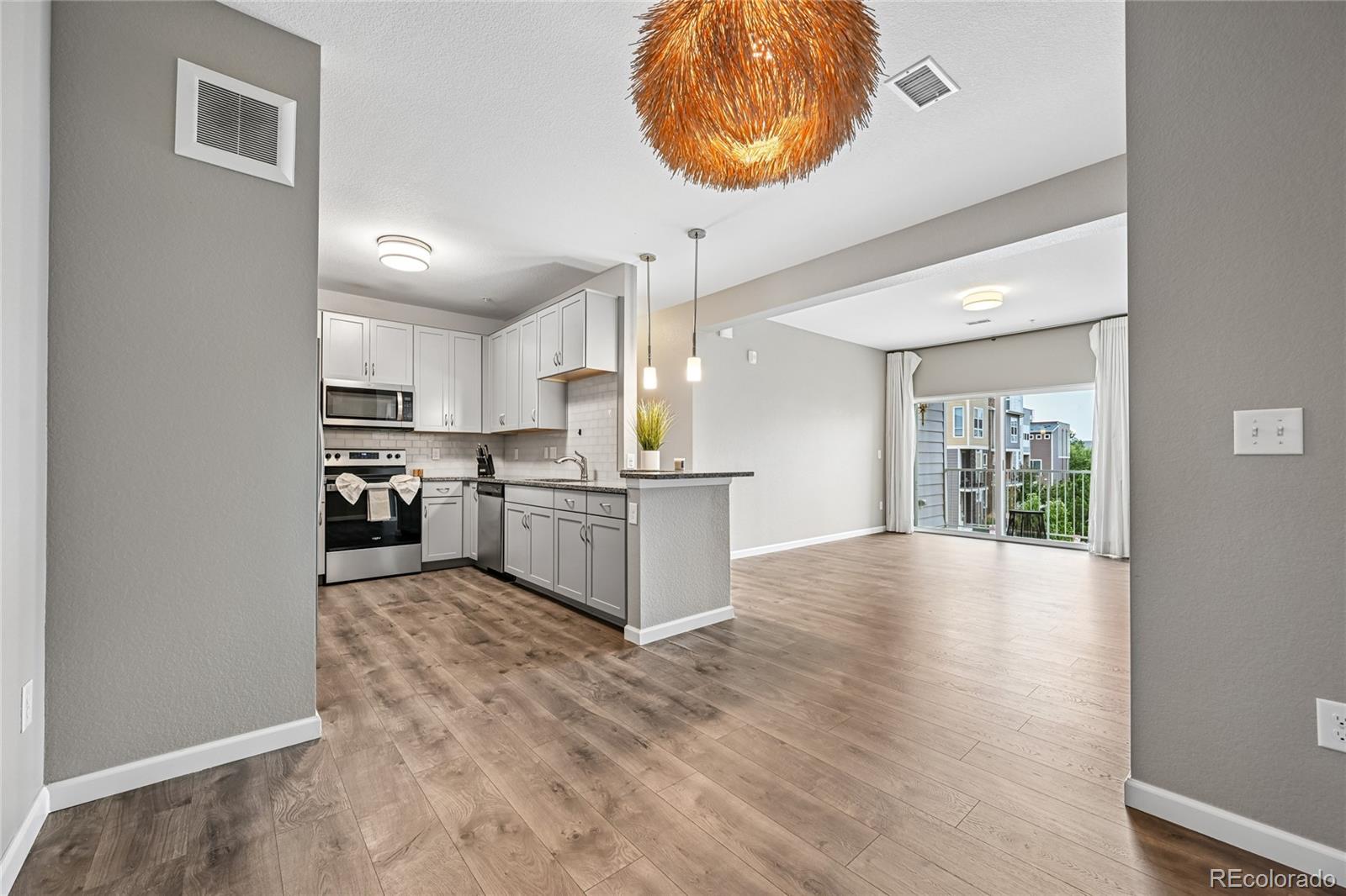 MLS Image #11 for 15700 e jamison drive 204,englewood, Colorado