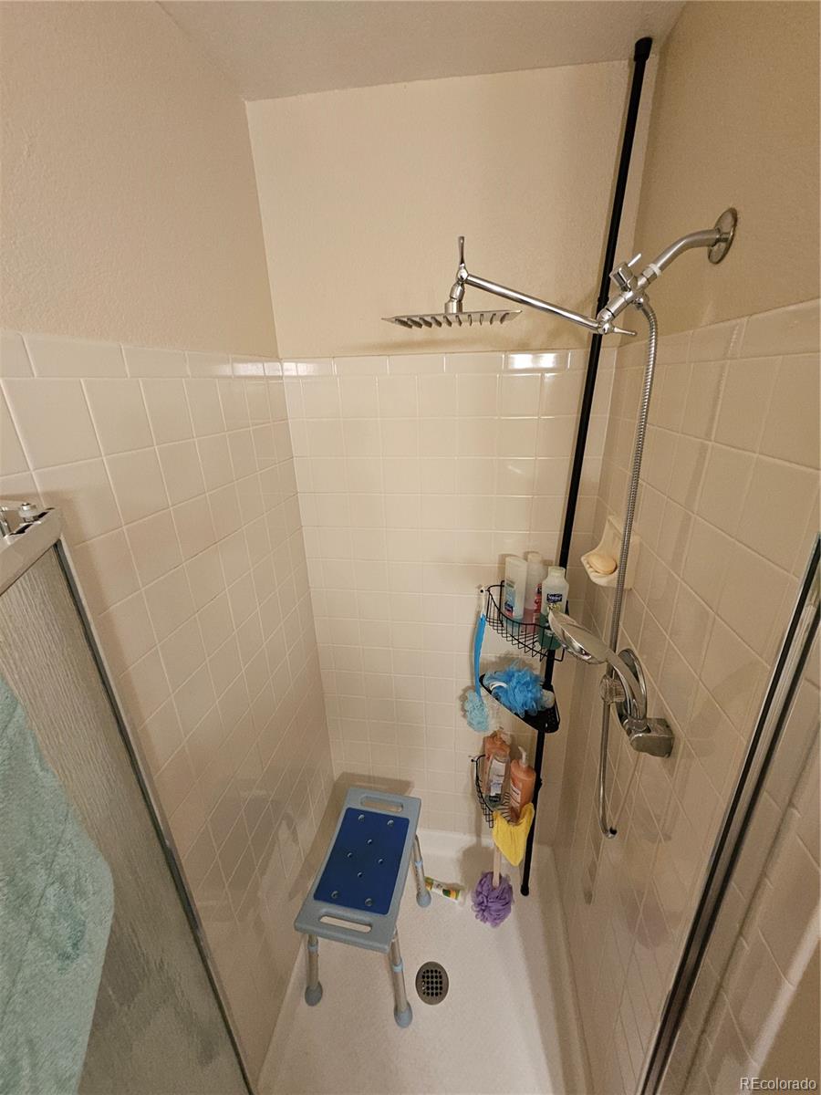 MLS Image #11 for 21121 e 46th avenue,denver, Colorado