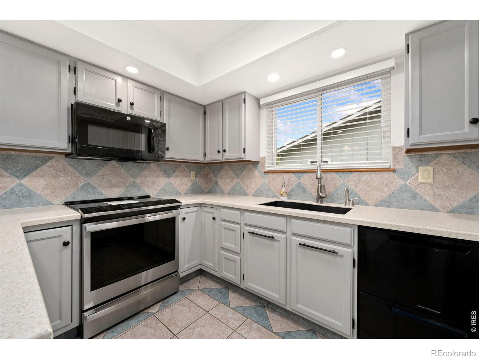 MLS Image #9 for 1605  24th avenue,longmont, Colorado