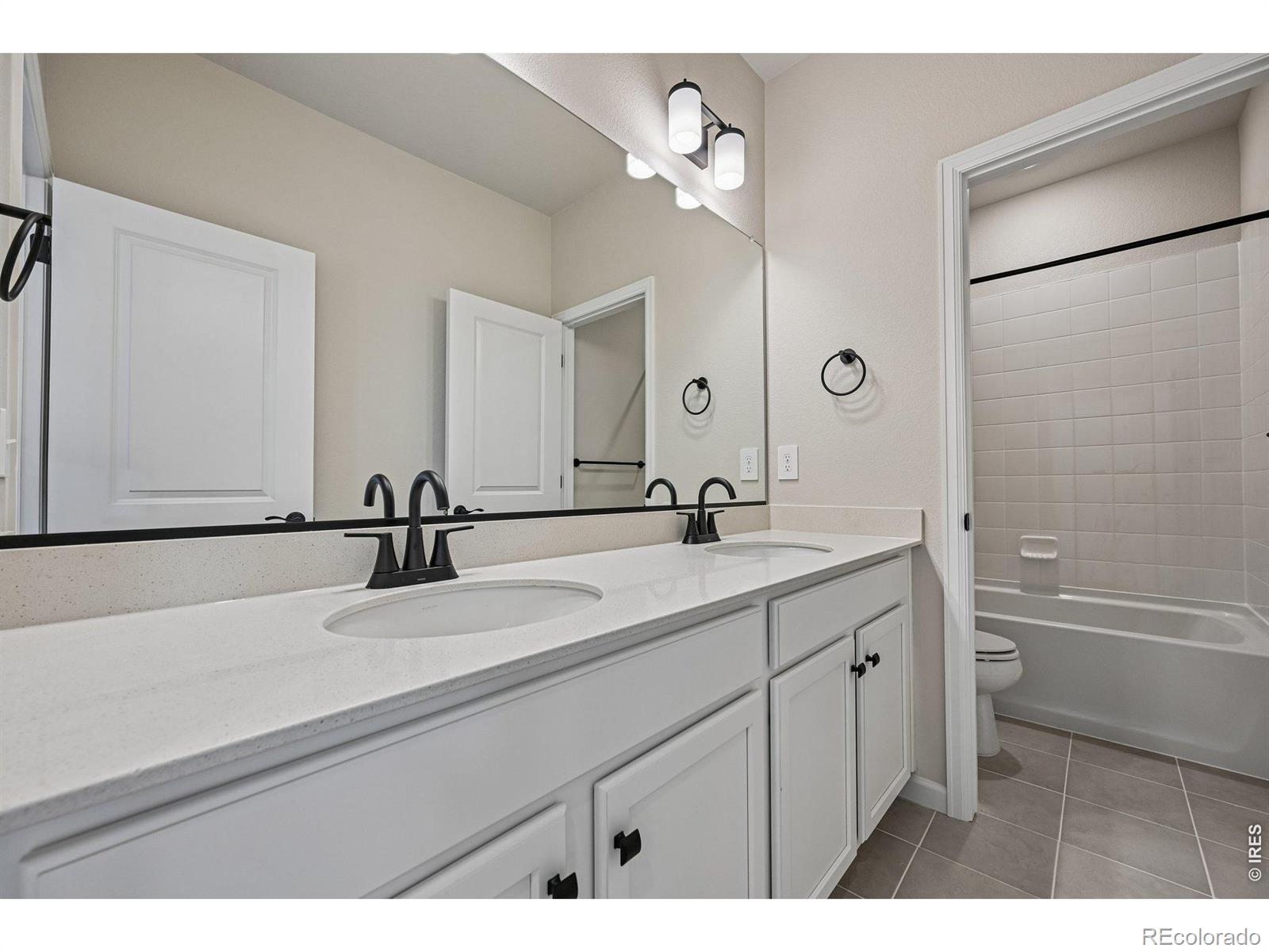 MLS Image #10 for 24377 e river front drive,aurora, Colorado