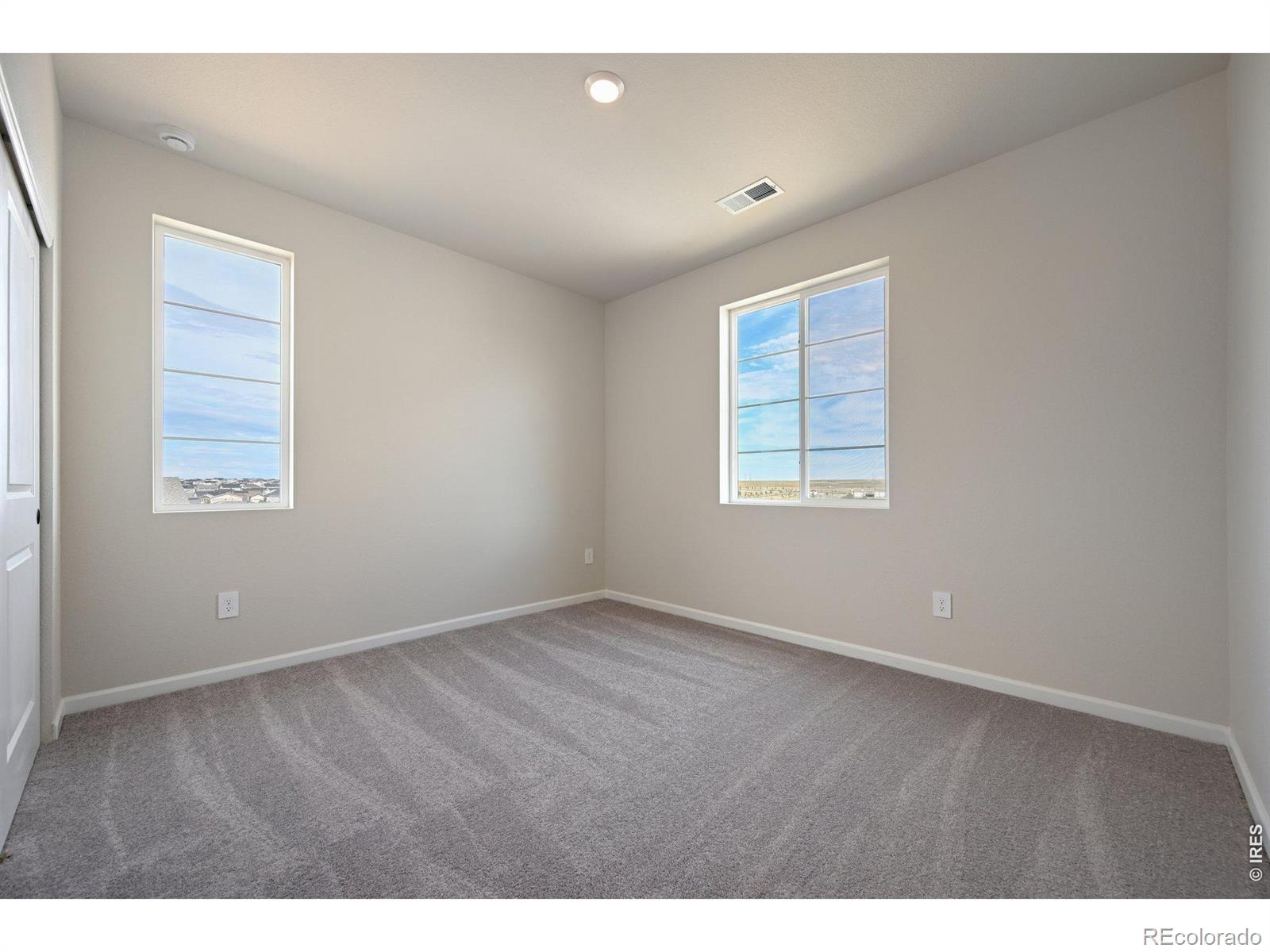 MLS Image #11 for 24377 e river front drive,aurora, Colorado
