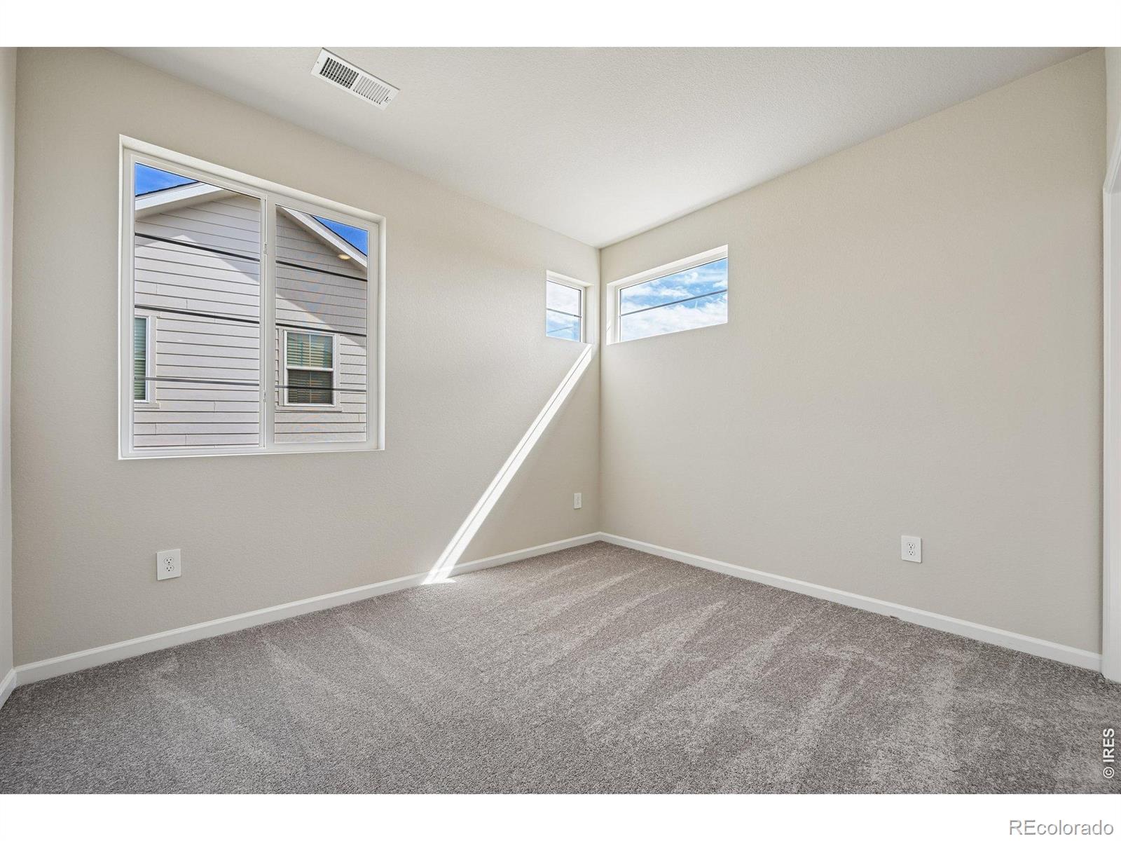 MLS Image #12 for 24377 e river front drive,aurora, Colorado