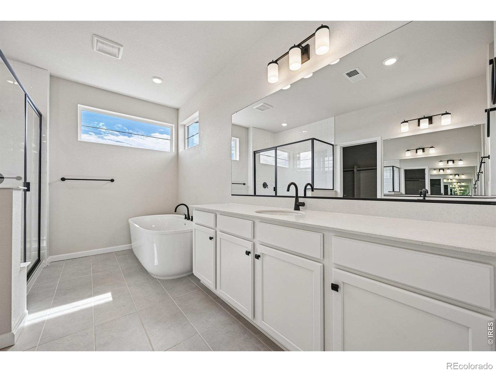 MLS Image #7 for 24377 e river front drive,aurora, Colorado