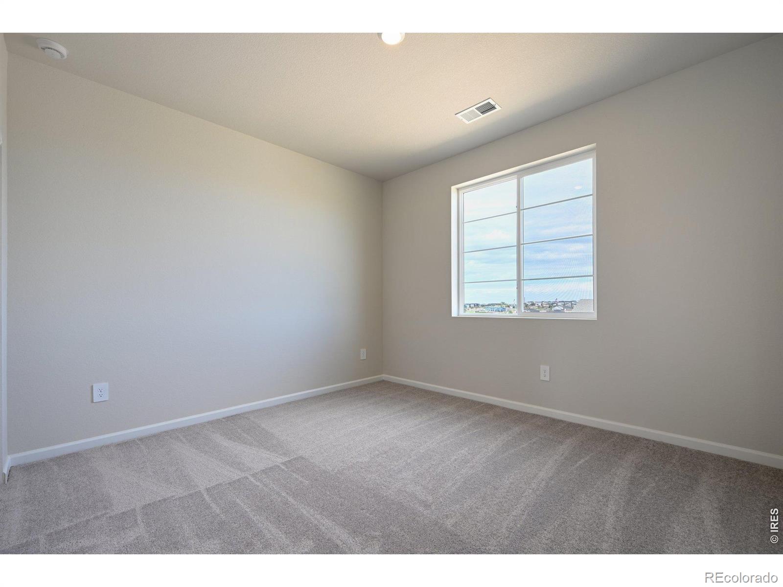 MLS Image #9 for 24377 e river front drive,aurora, Colorado