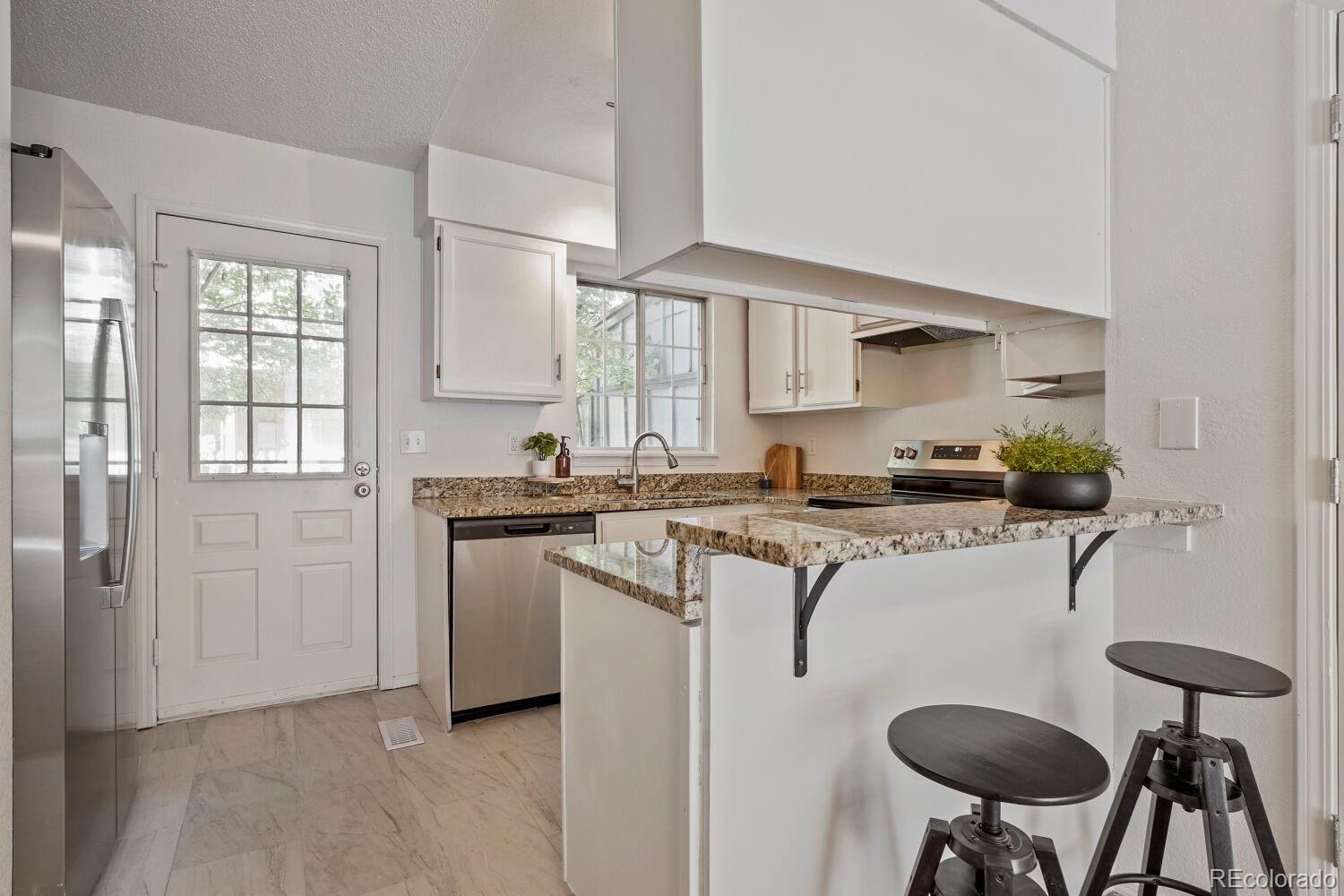 MLS Image #11 for 12063 e hoye drive ,aurora, Colorado