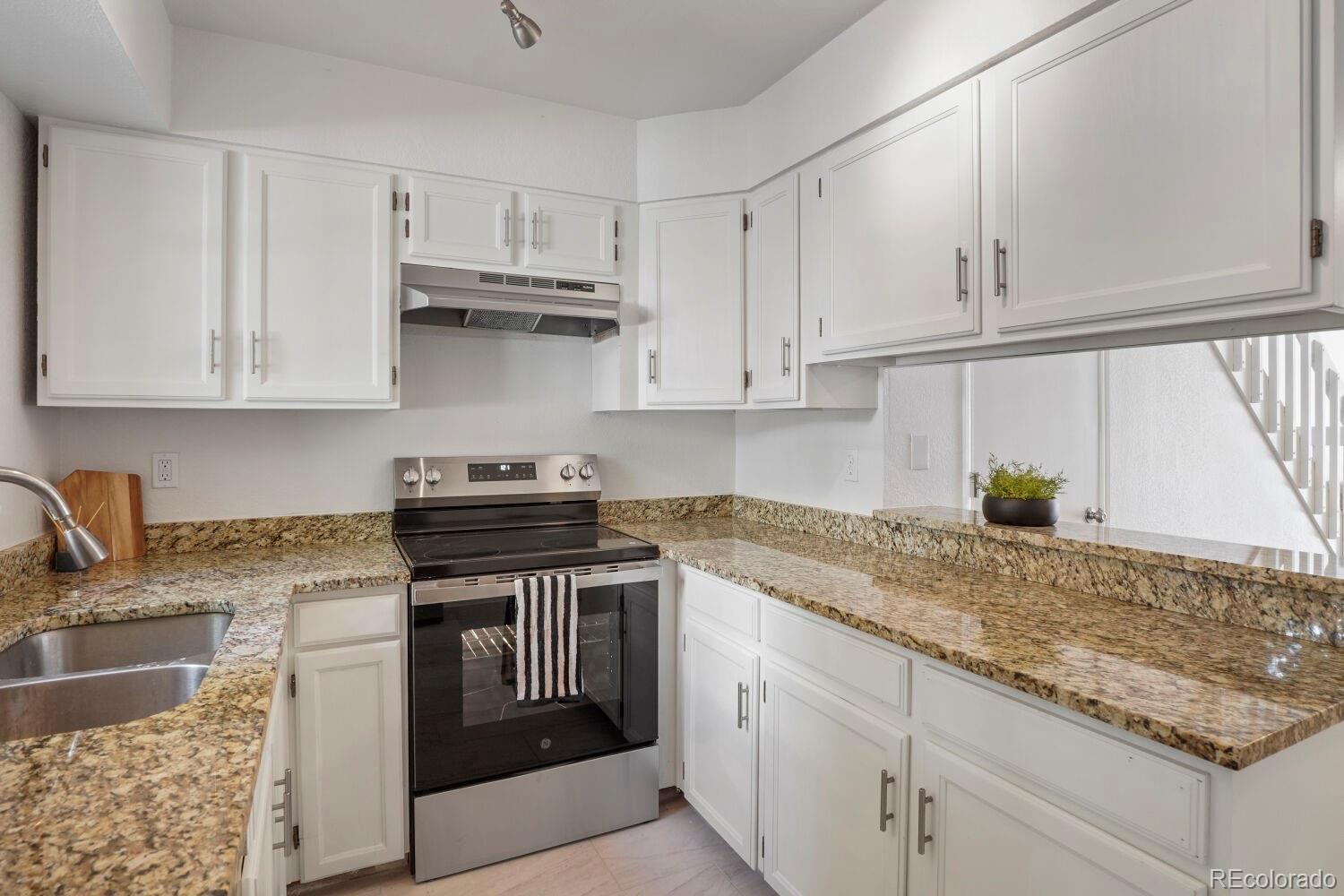 MLS Image #8 for 12063 e hoye drive ,aurora, Colorado