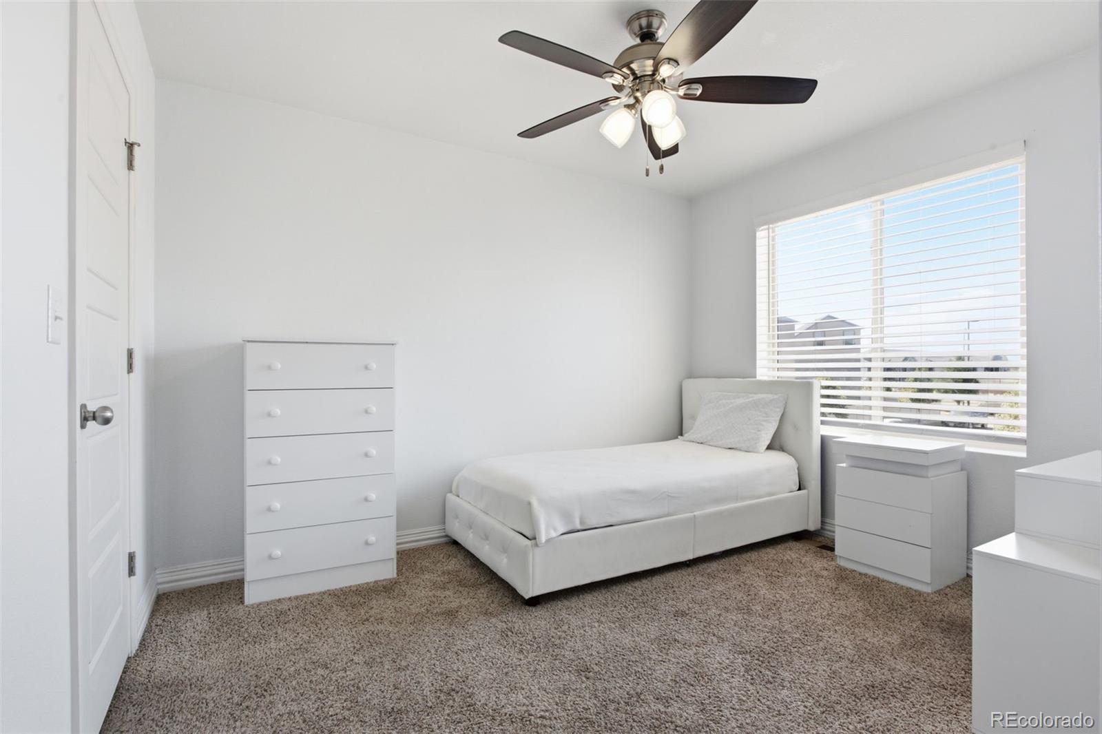 MLS Image #11 for 18619 e 50th place,denver, Colorado