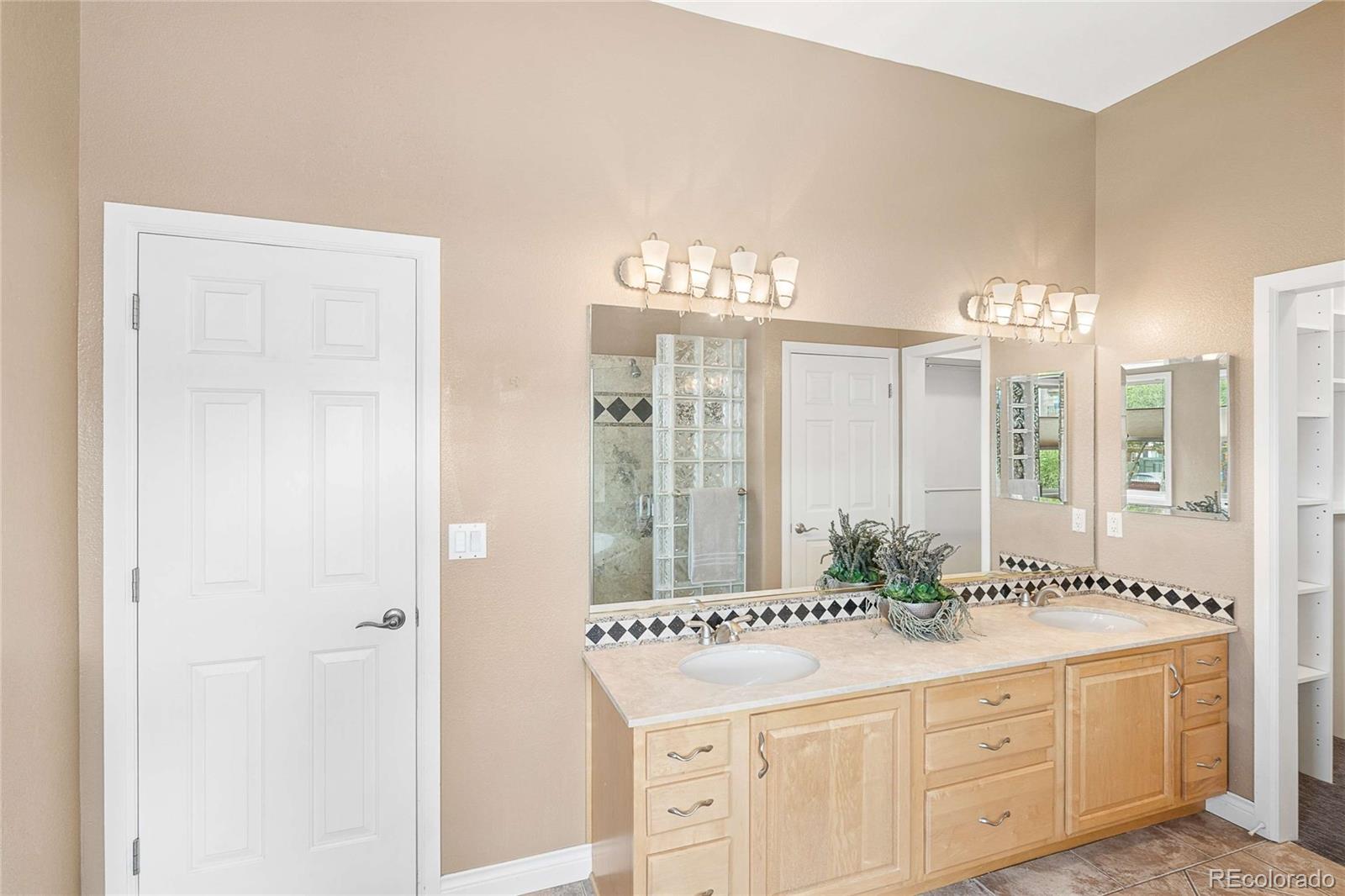 MLS Image #34 for 5497 s zang court,littleton, Colorado