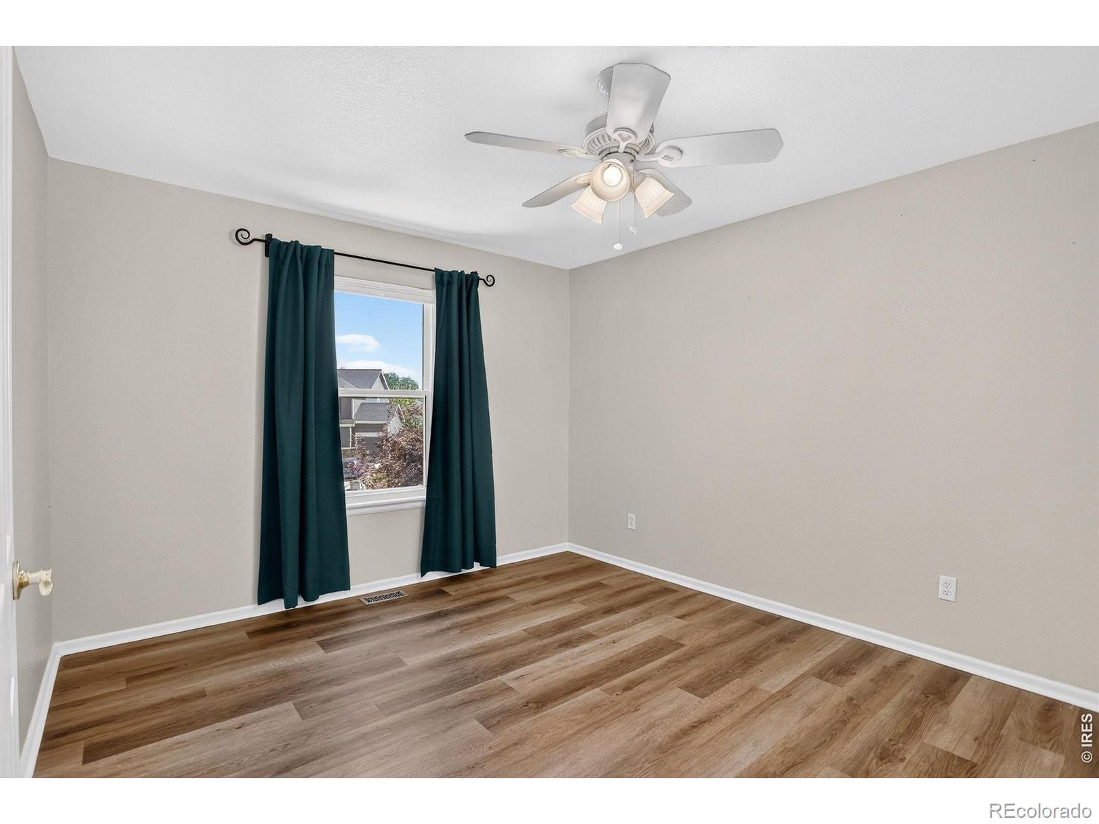 MLS Image #12 for 2009  glenarbor court,longmont, Colorado