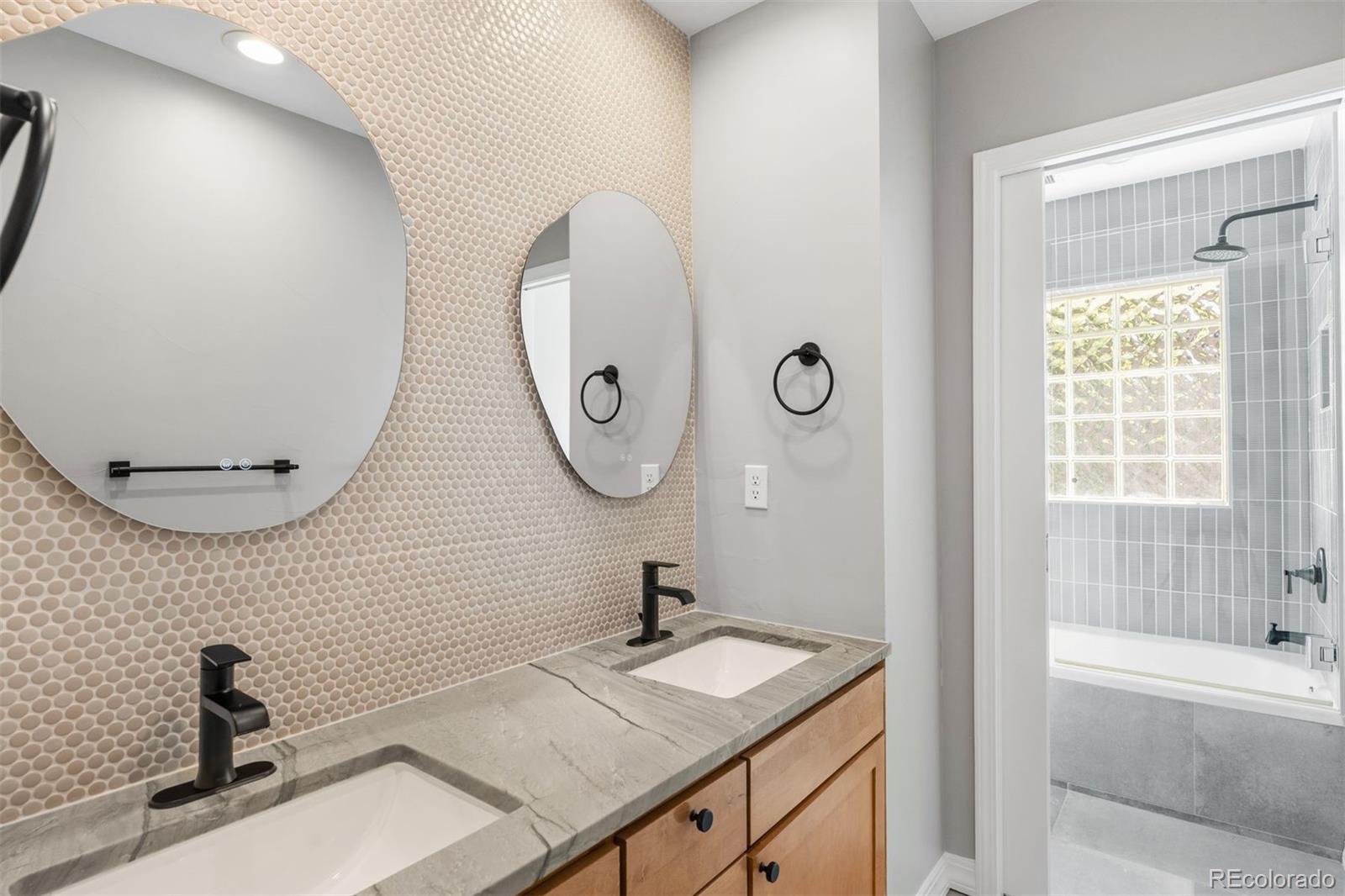 MLS Image #25 for 3045  ohm way,denver, Colorado