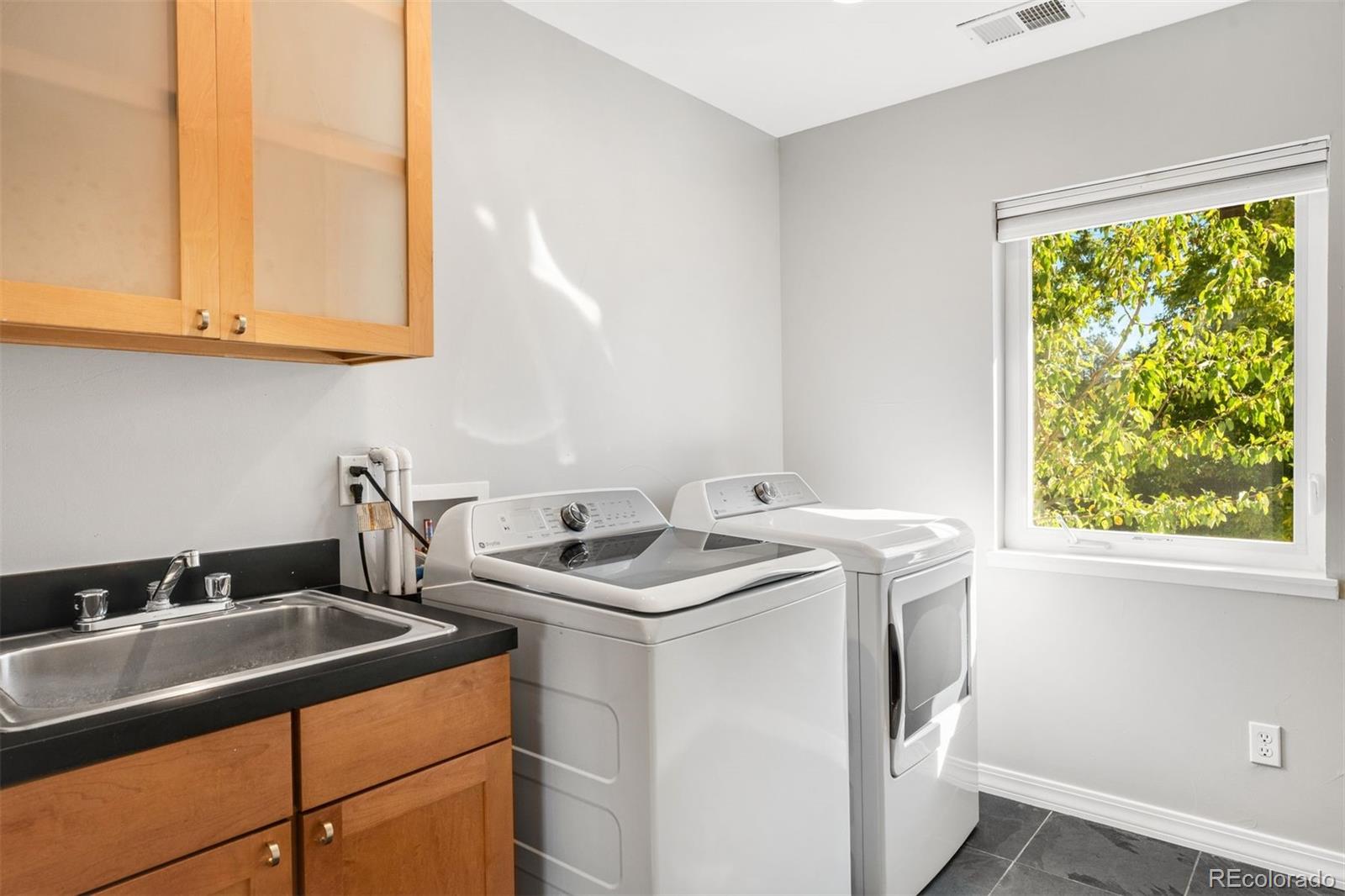 MLS Image #26 for 3045  ohm way,denver, Colorado