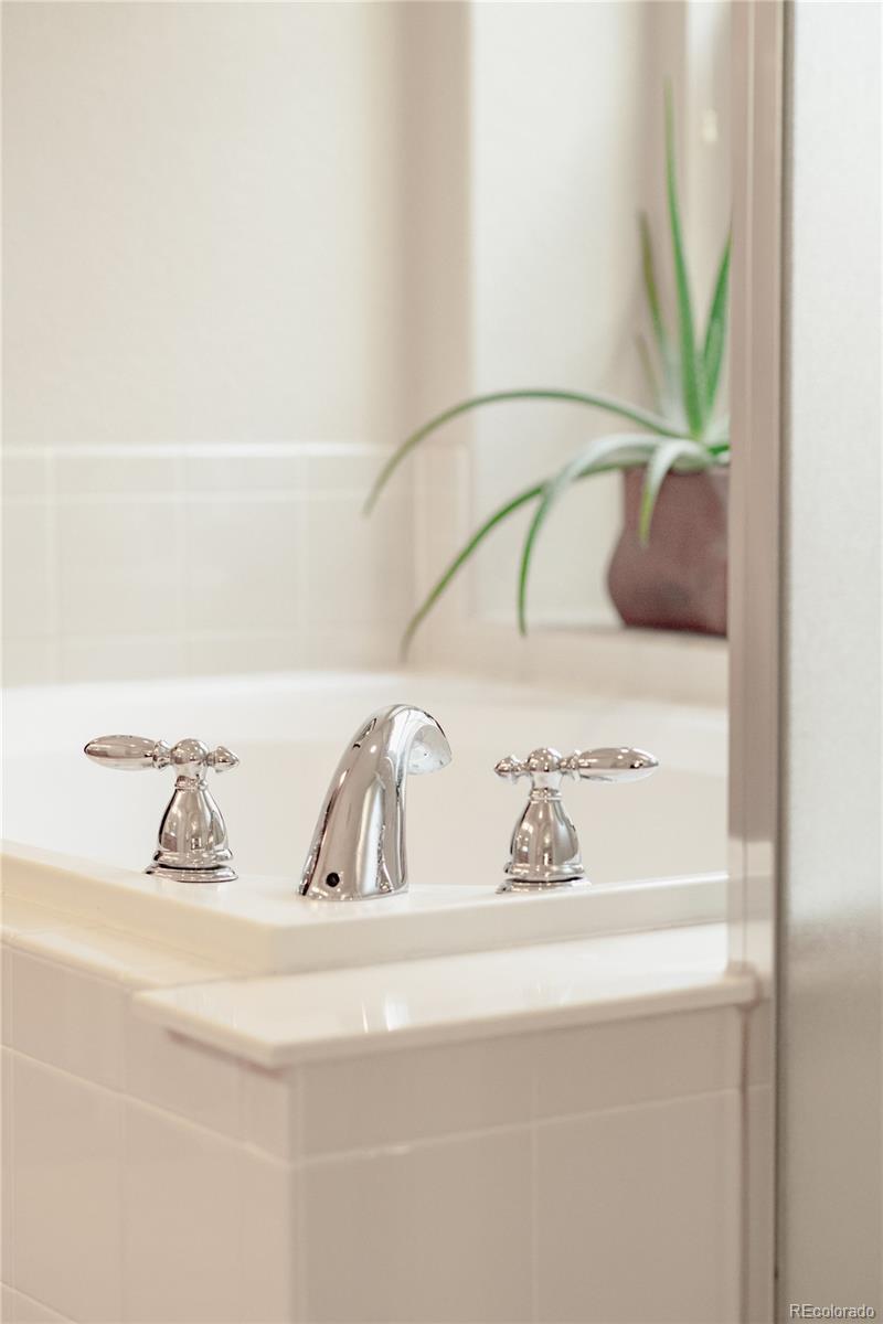 MLS Image #18 for 5023 s eaton park way,aurora, Colorado