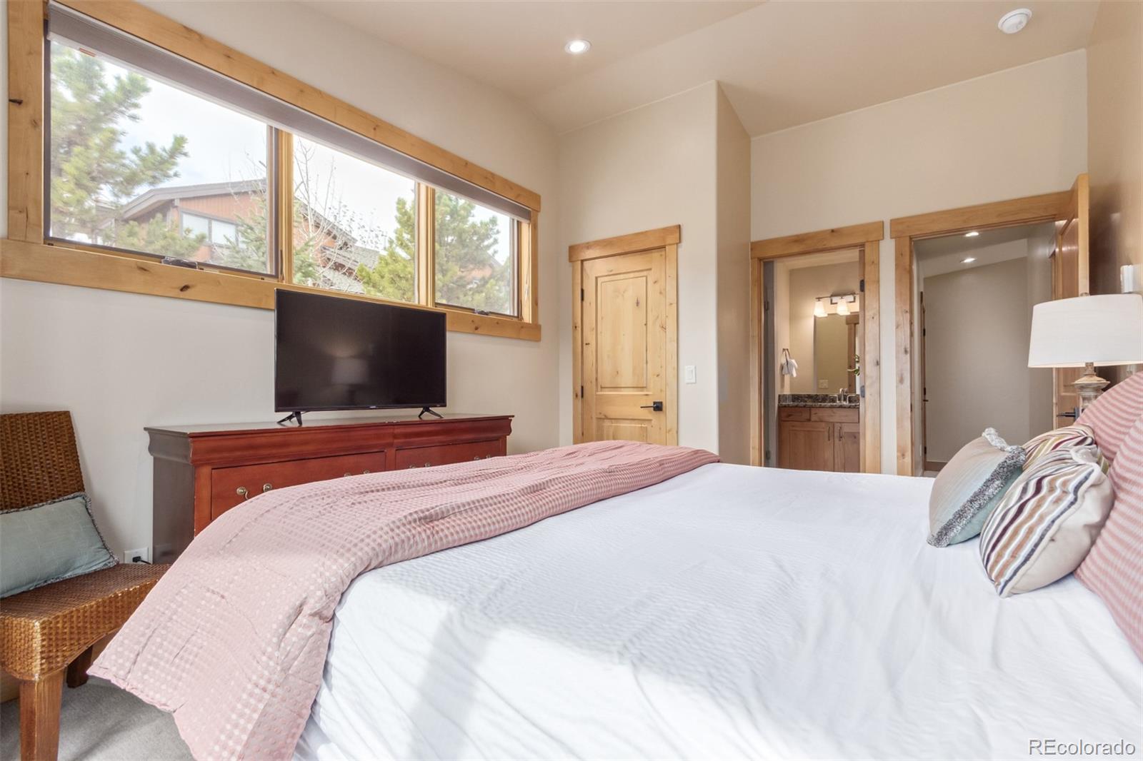 MLS Image #16 for 345  lodge pole circle,silverthorne, Colorado