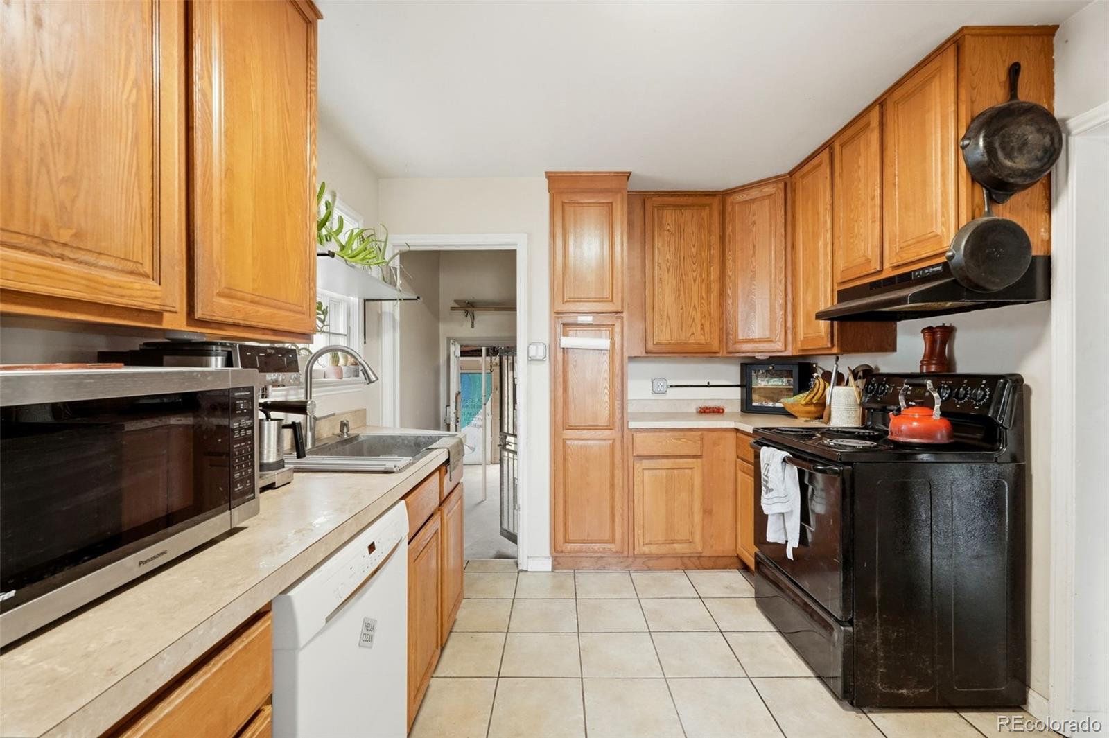 MLS Image #13 for 1815 s cook street,denver, Colorado