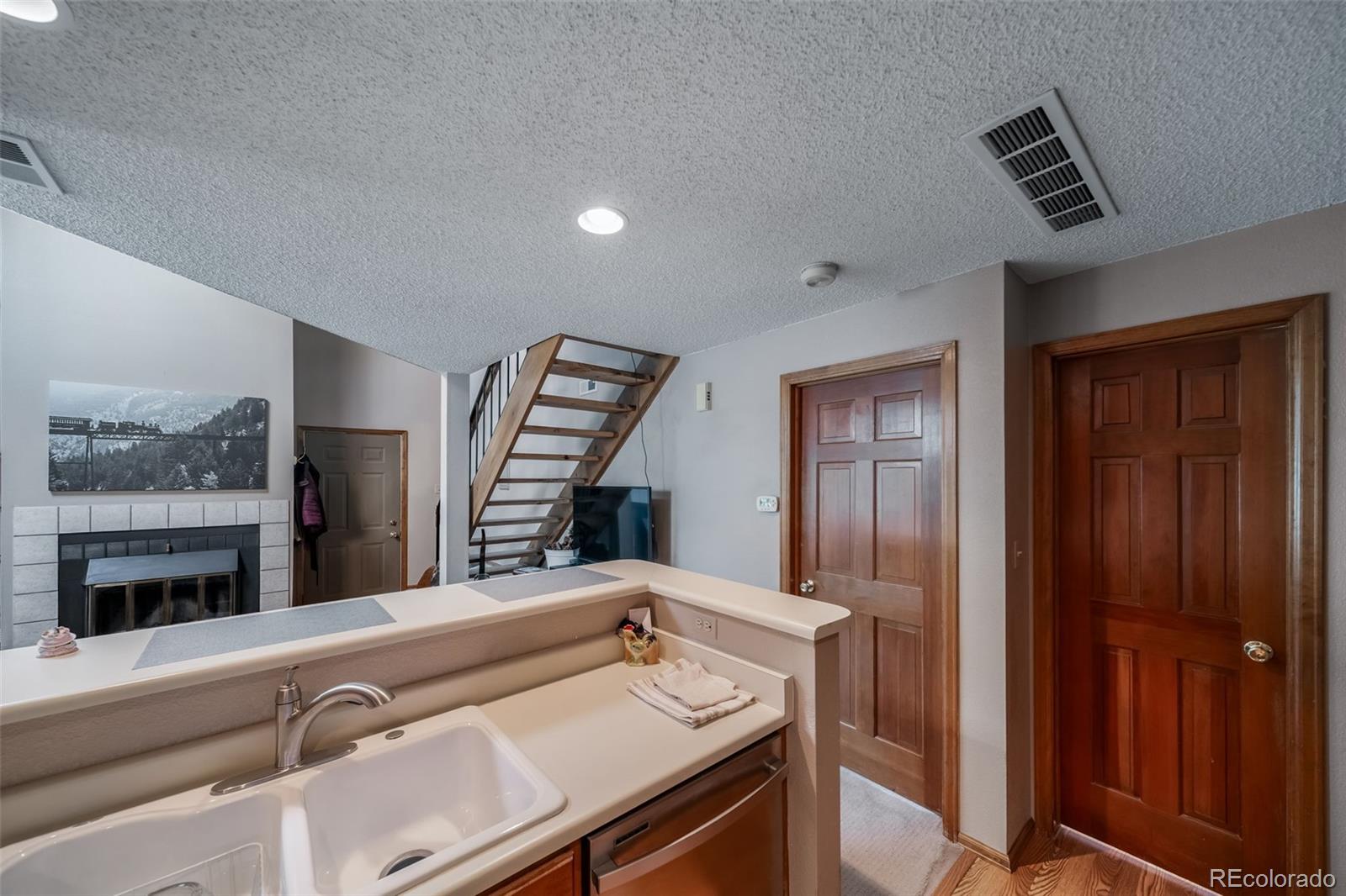 MLS Image #14 for 834 s vance street,lakewood, Colorado