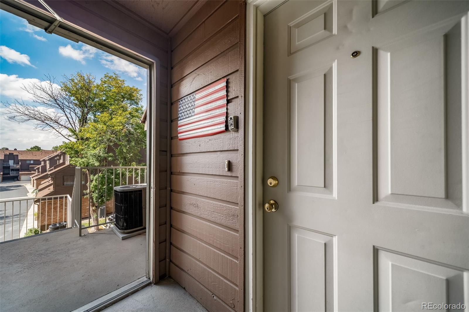 MLS Image #4 for 834 s vance street,lakewood, Colorado