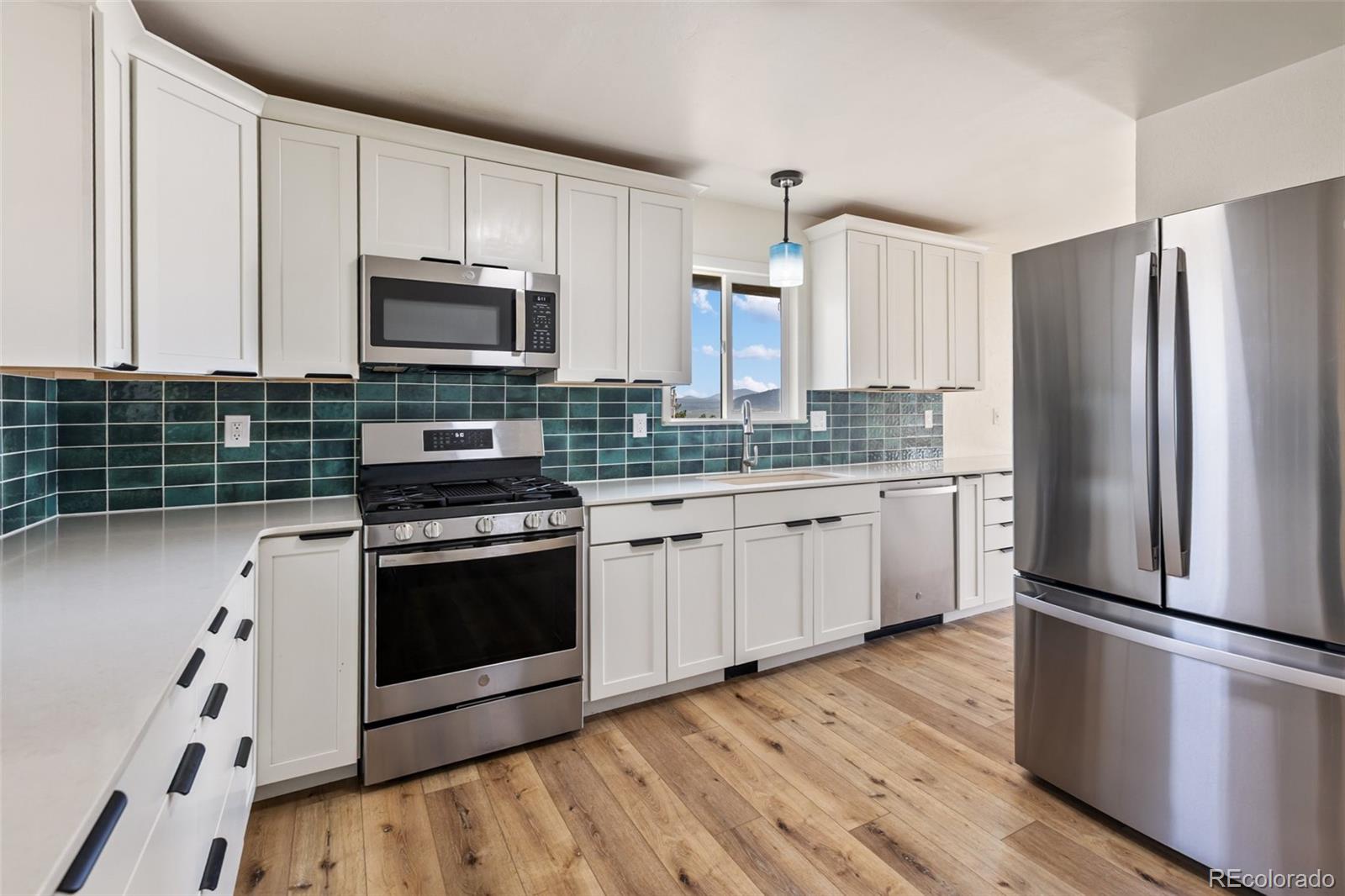 MLS Image #11 for 192  columbine road,florissant, Colorado