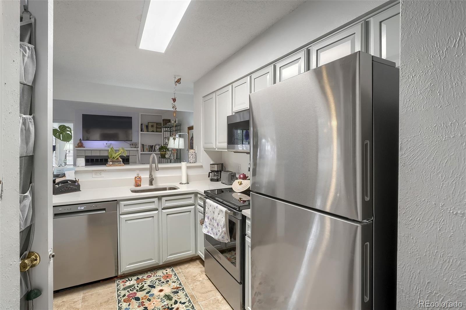 MLS Image #14 for 980 s dahlia street,glendale, Colorado