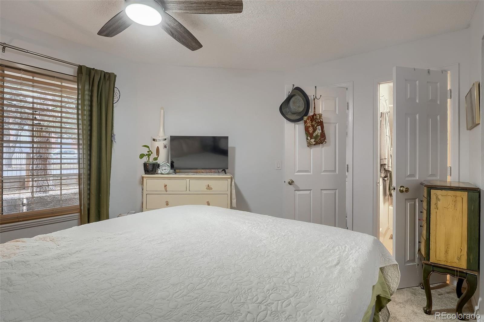 MLS Image #18 for 980 s dahlia street,glendale, Colorado