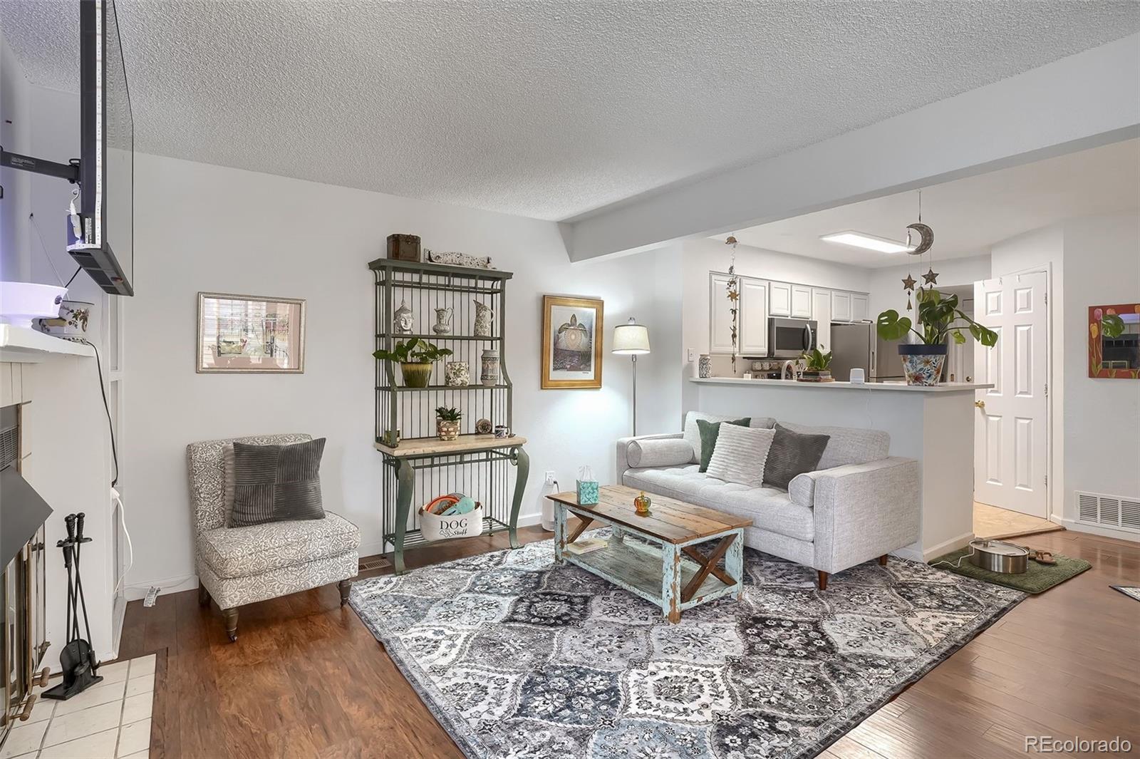 MLS Image #3 for 980 s dahlia street,glendale, Colorado