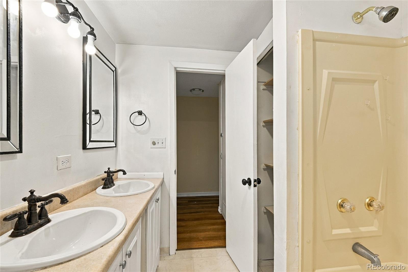 MLS Image #15 for 1631 w prentice avenue,littleton, Colorado