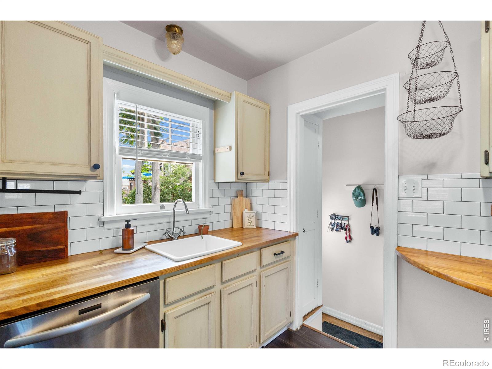 MLS Image #11 for 3875  harlan street,wheat ridge, Colorado