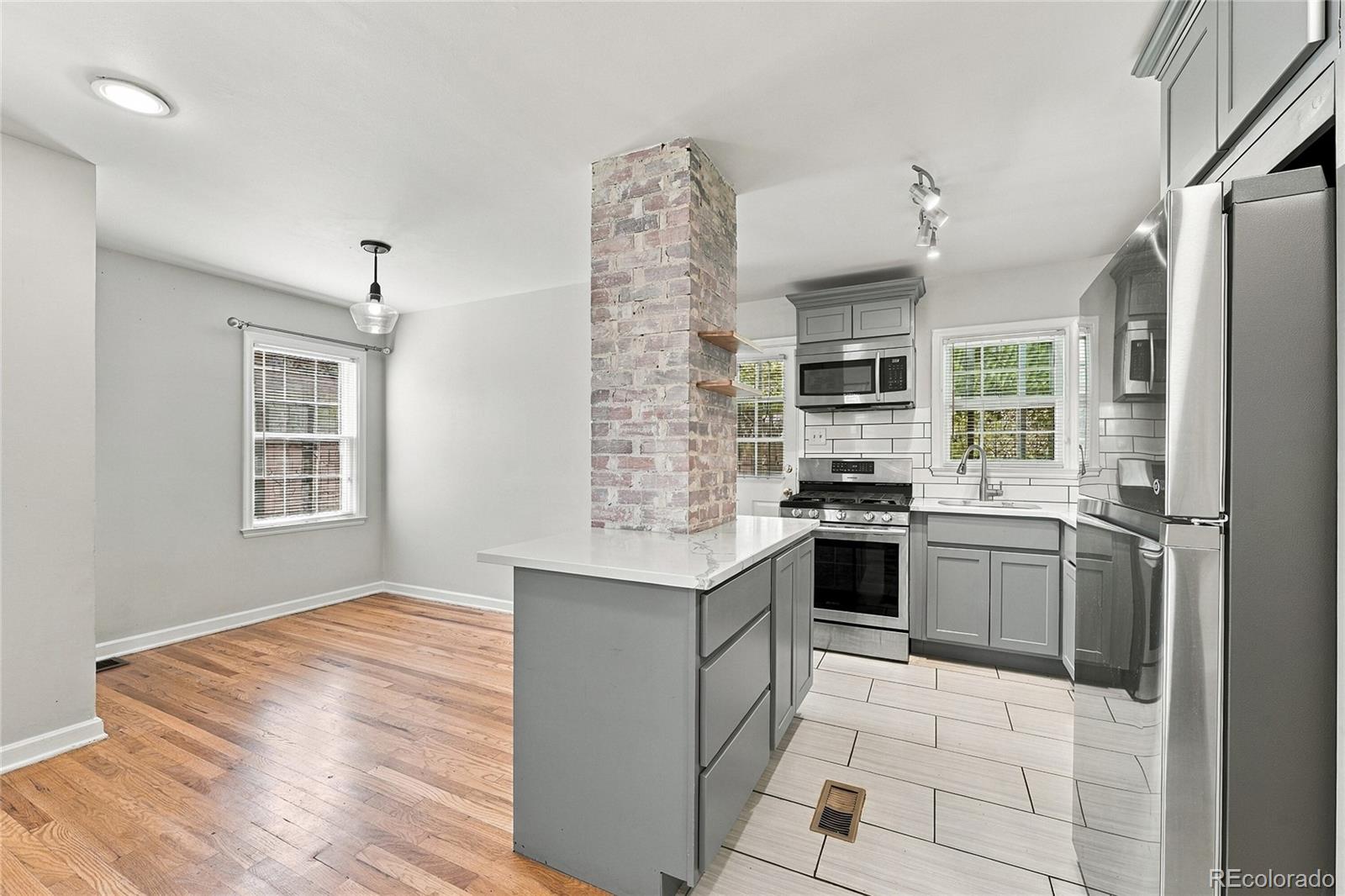 MLS Image #11 for 3105 n fillmore street,denver, Colorado