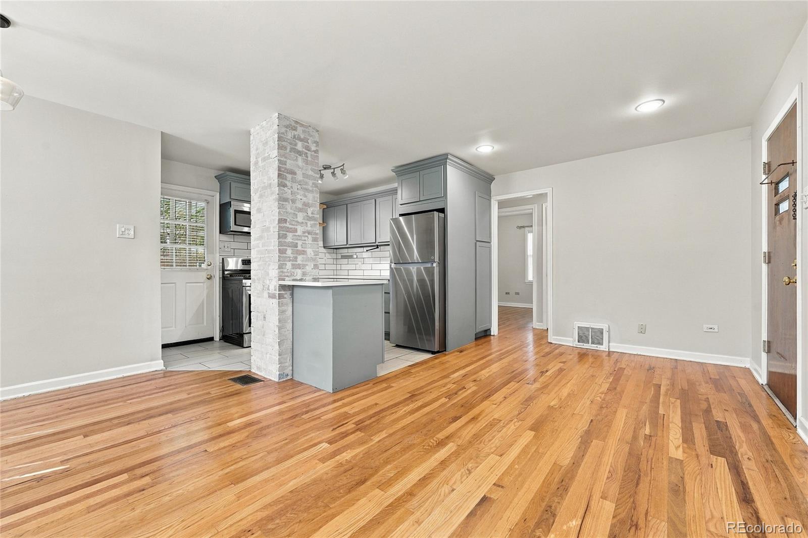 MLS Image #5 for 3105 n fillmore street,denver, Colorado
