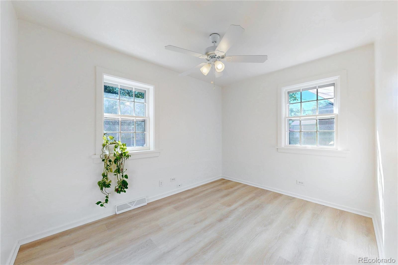 MLS Image #14 for 2810 s bryant street,denver, Colorado