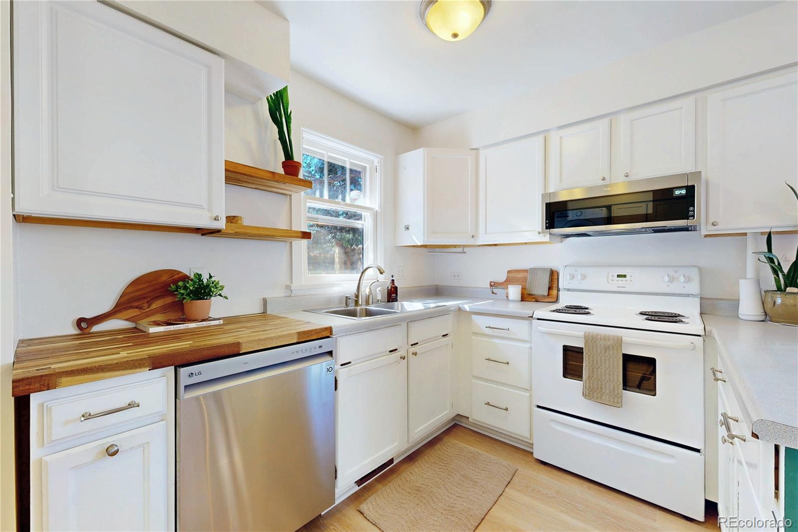 MLS Image #3 for 2810 s bryant street,denver, Colorado