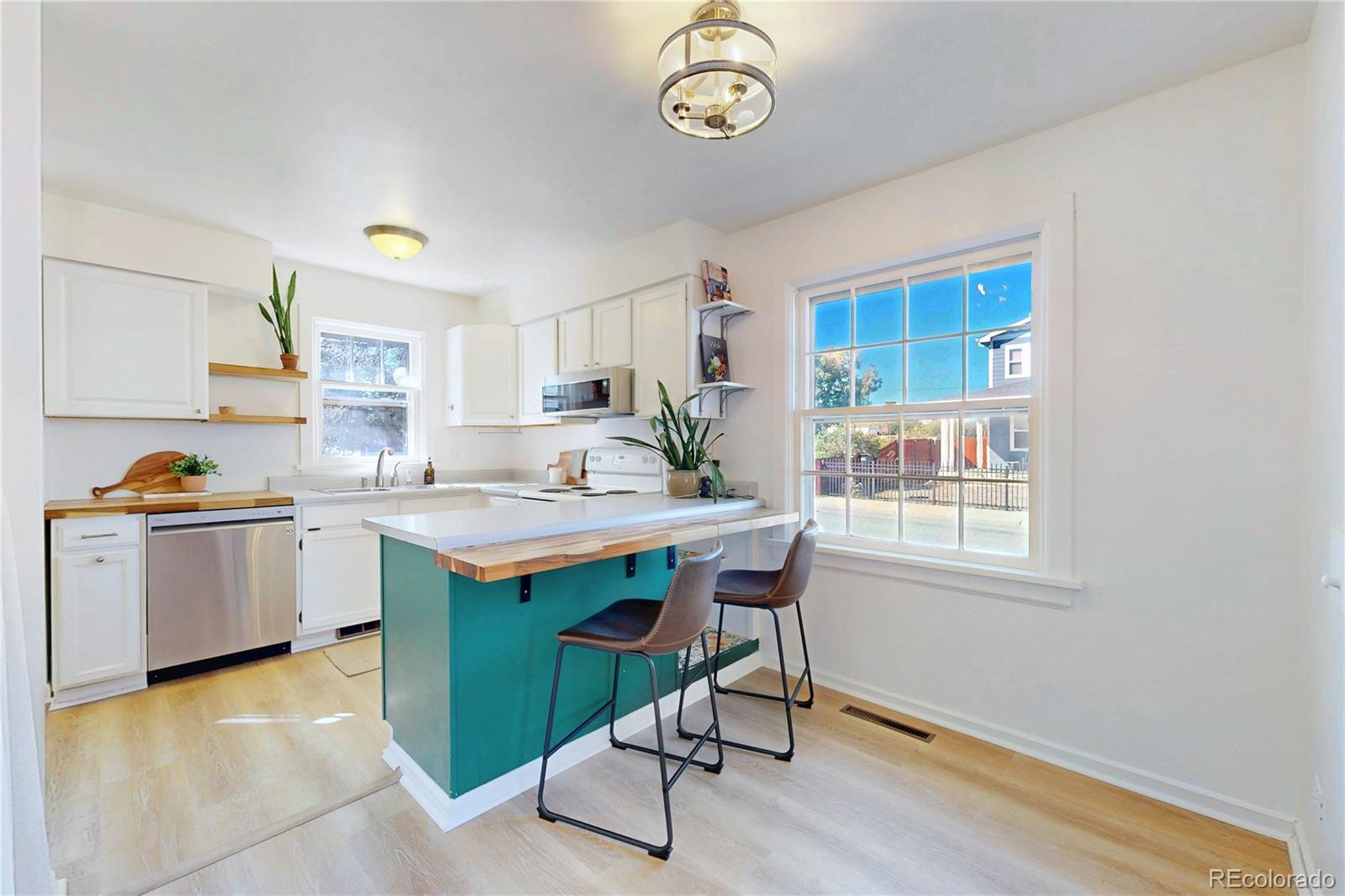 MLS Image #4 for 2810 s bryant street,denver, Colorado
