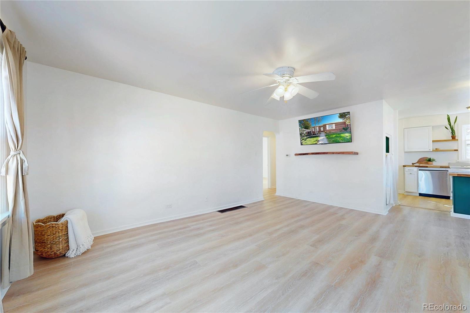 MLS Image #9 for 2810 s bryant street,denver, Colorado